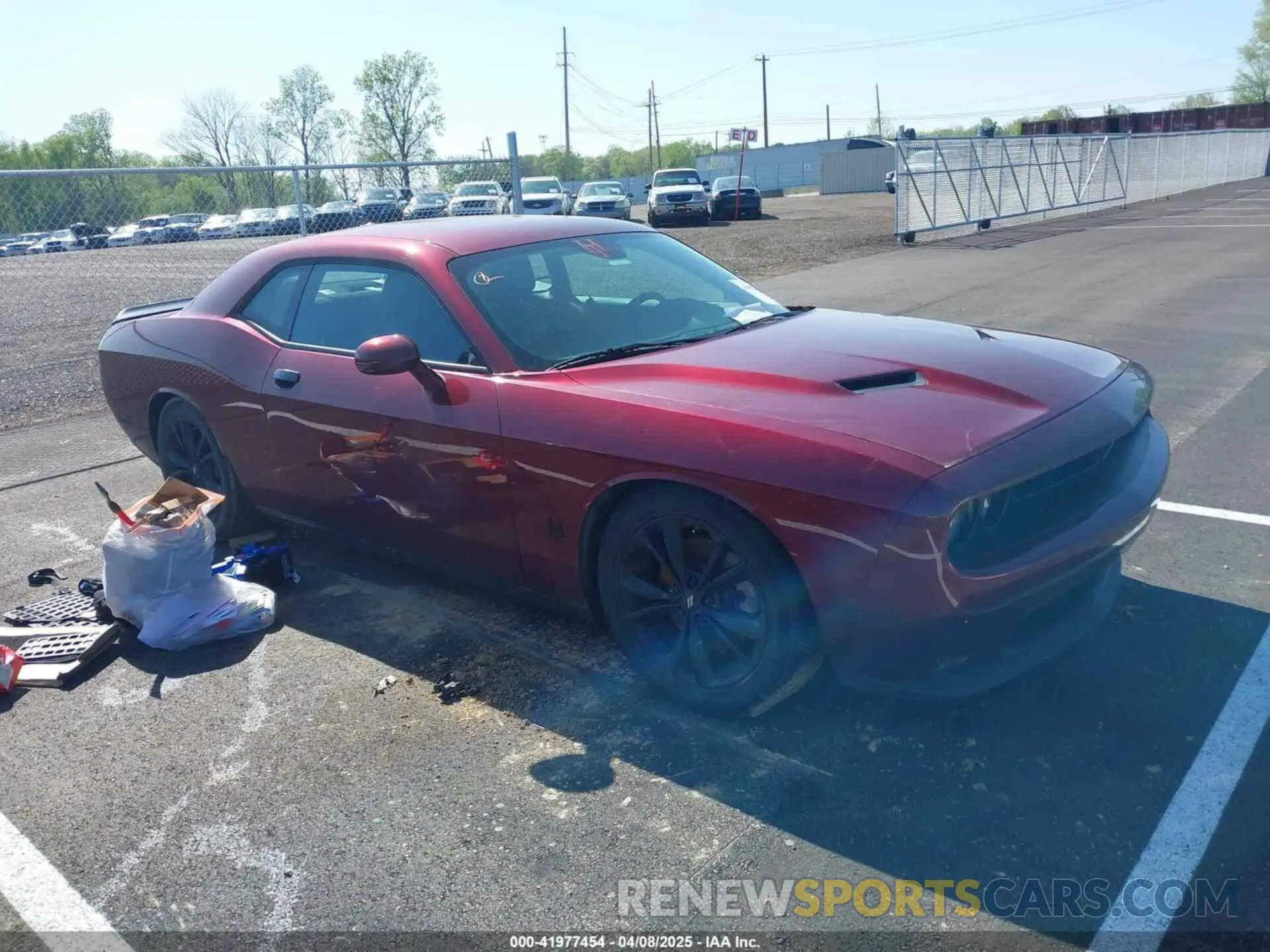 1 Photograph of a damaged car 2C3CDZGGXNH109629 DODGE CHALLENGER 2022