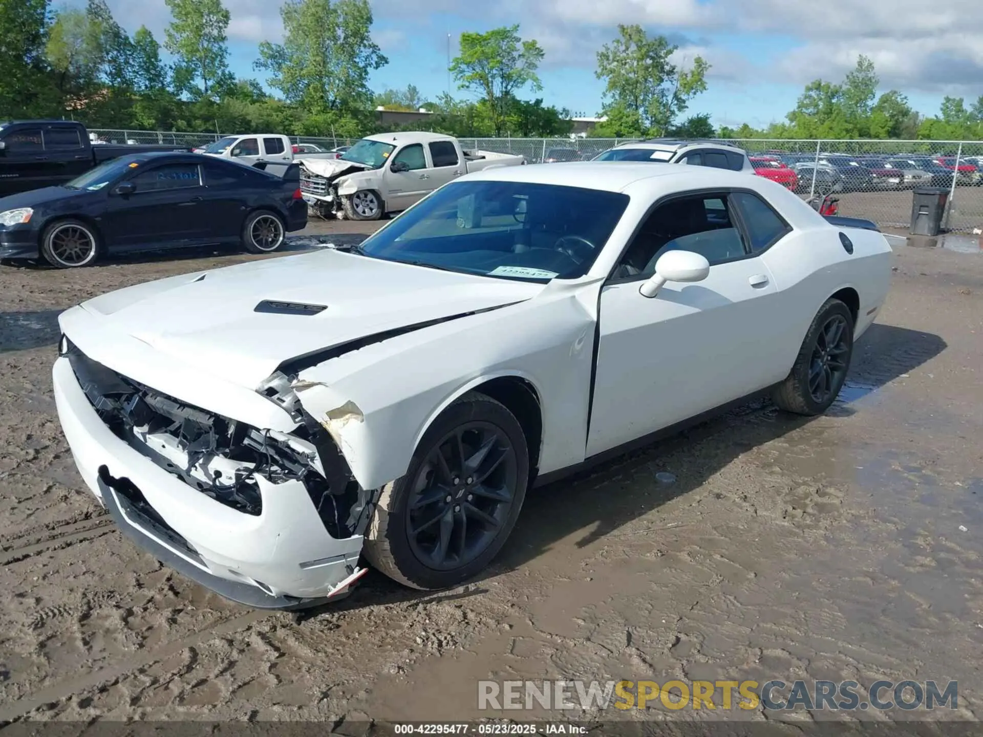 2 Photograph of a damaged car 2C3CDZGGXNH238891 DODGE CHALLENGER 2022