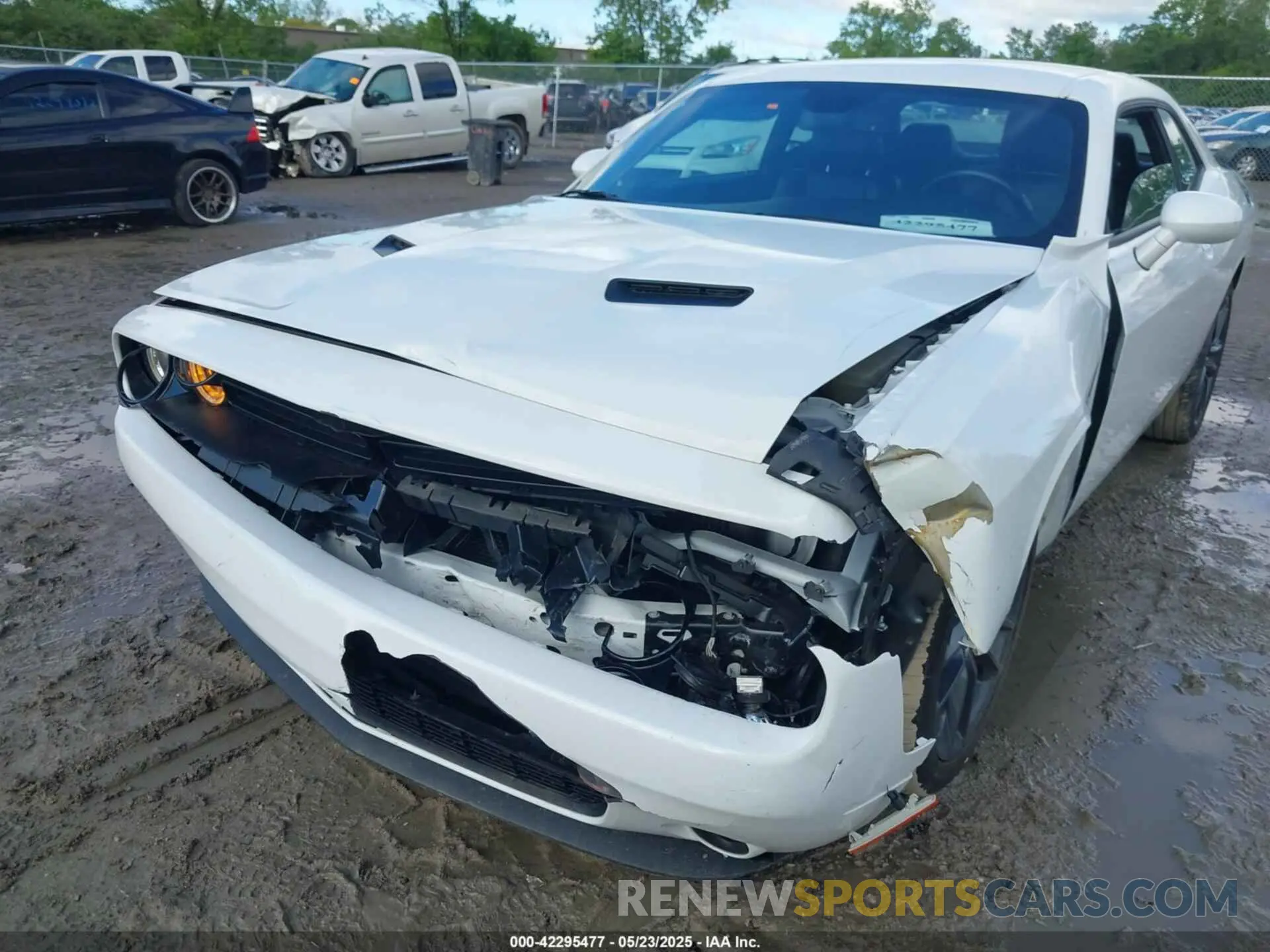 6 Photograph of a damaged car 2C3CDZGGXNH238891 DODGE CHALLENGER 2022