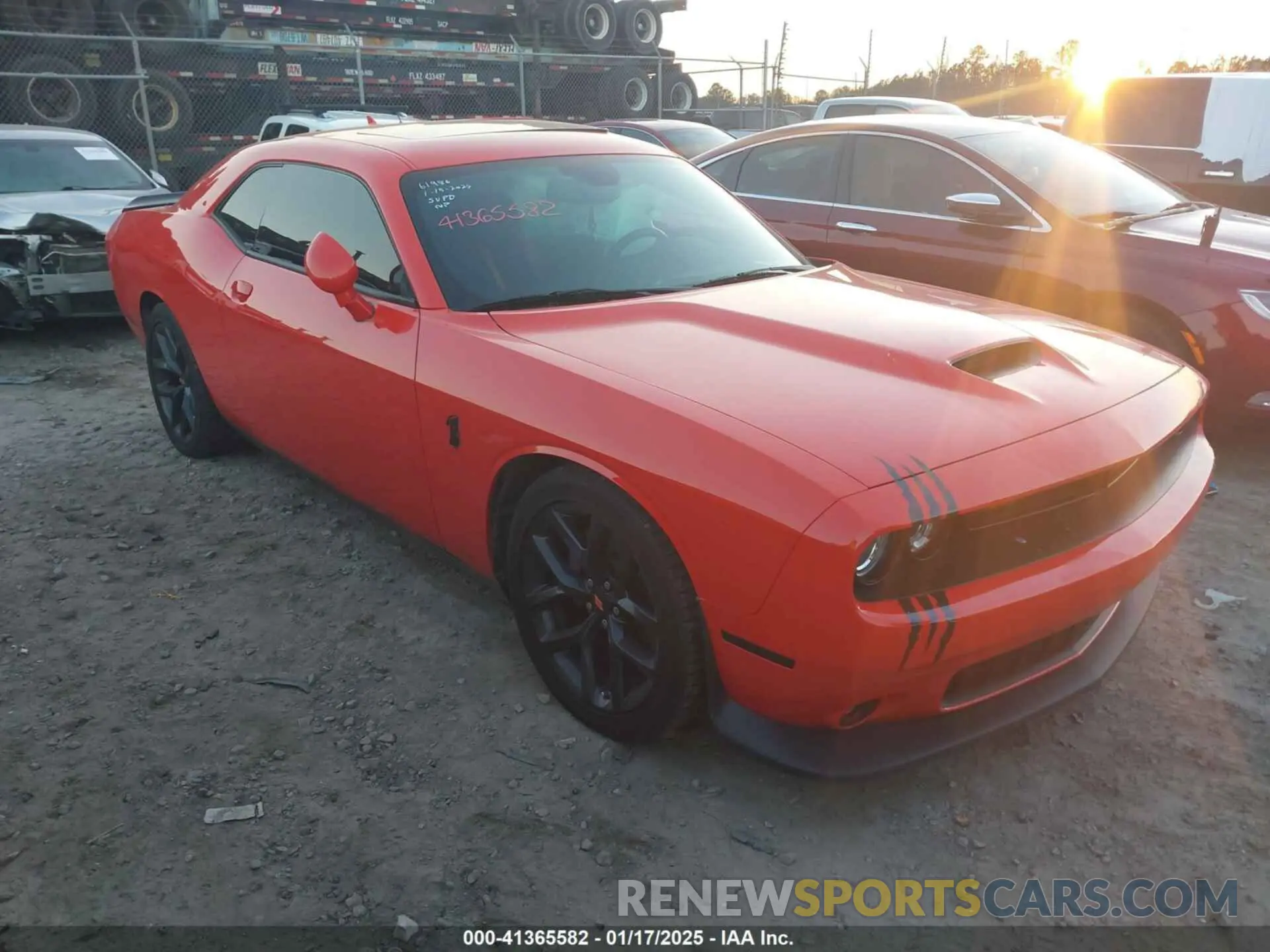 1 Photograph of a damaged car 2C3CDZJG0NH109437 DODGE CHALLENGER 2022
