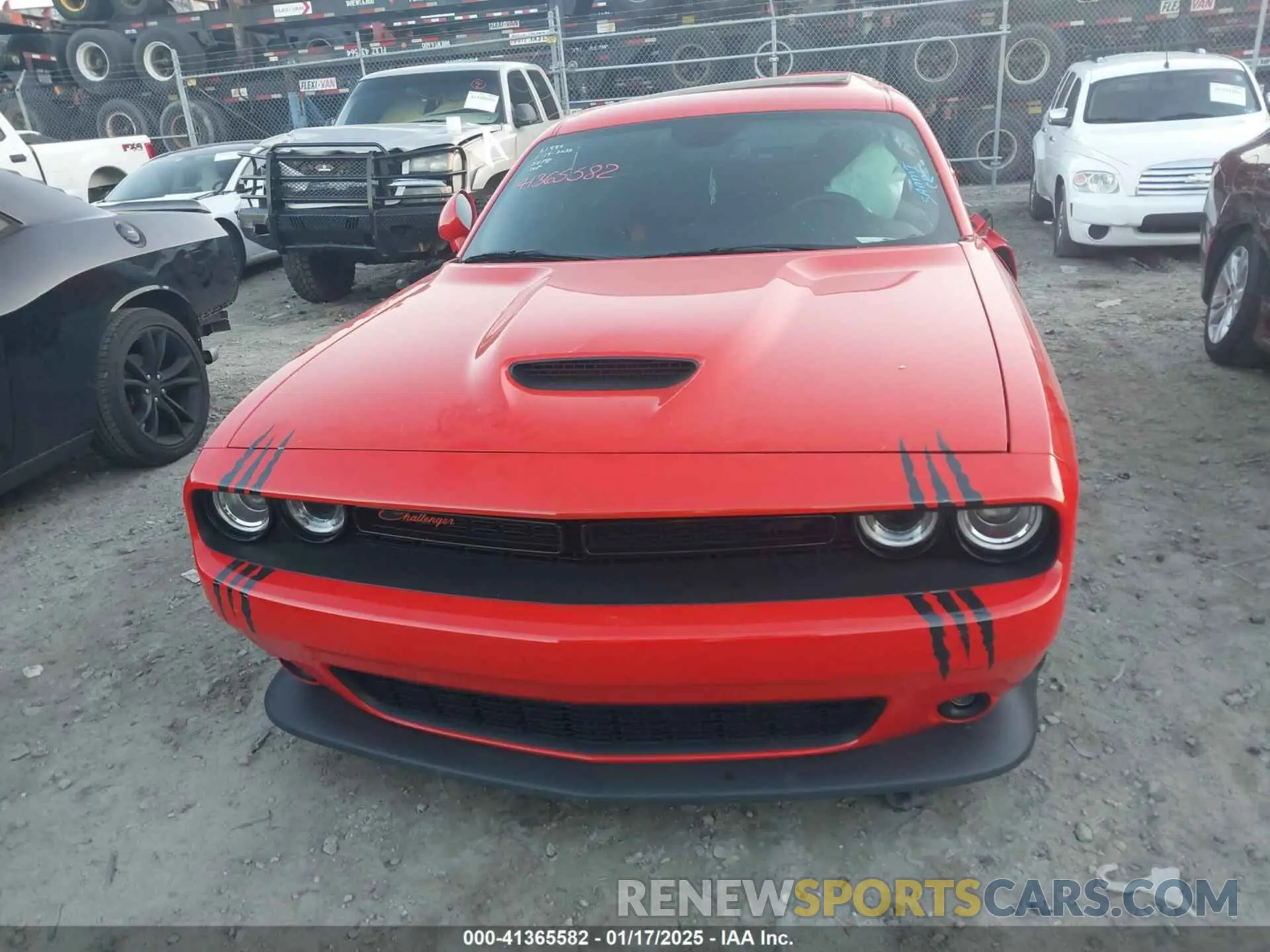12 Photograph of a damaged car 2C3CDZJG0NH109437 DODGE CHALLENGER 2022