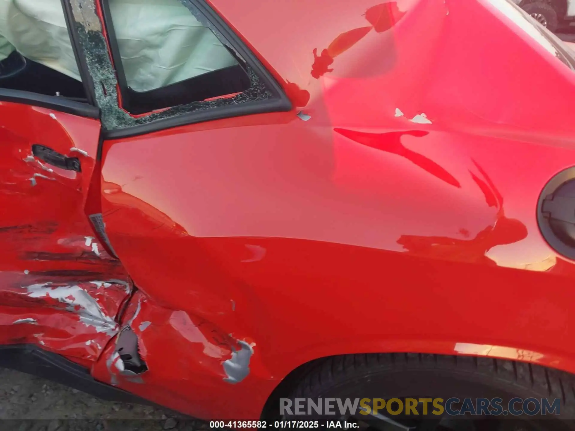 6 Photograph of a damaged car 2C3CDZJG0NH109437 DODGE CHALLENGER 2022