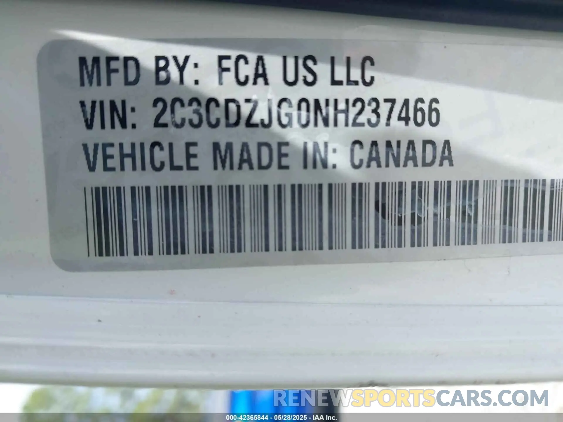 9 Photograph of a damaged car 2C3CDZJG0NH237466 DODGE CHALLENGER 2022