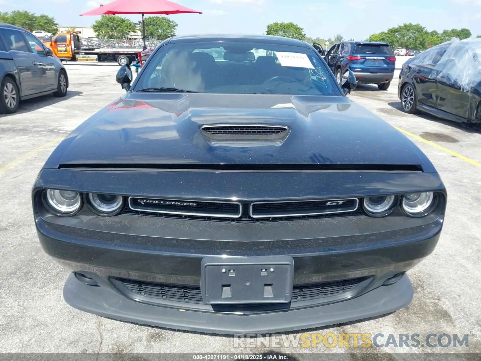 6 Photograph of a damaged car 2C3CDZJG1NH237606 DODGE CHALLENGER 2022