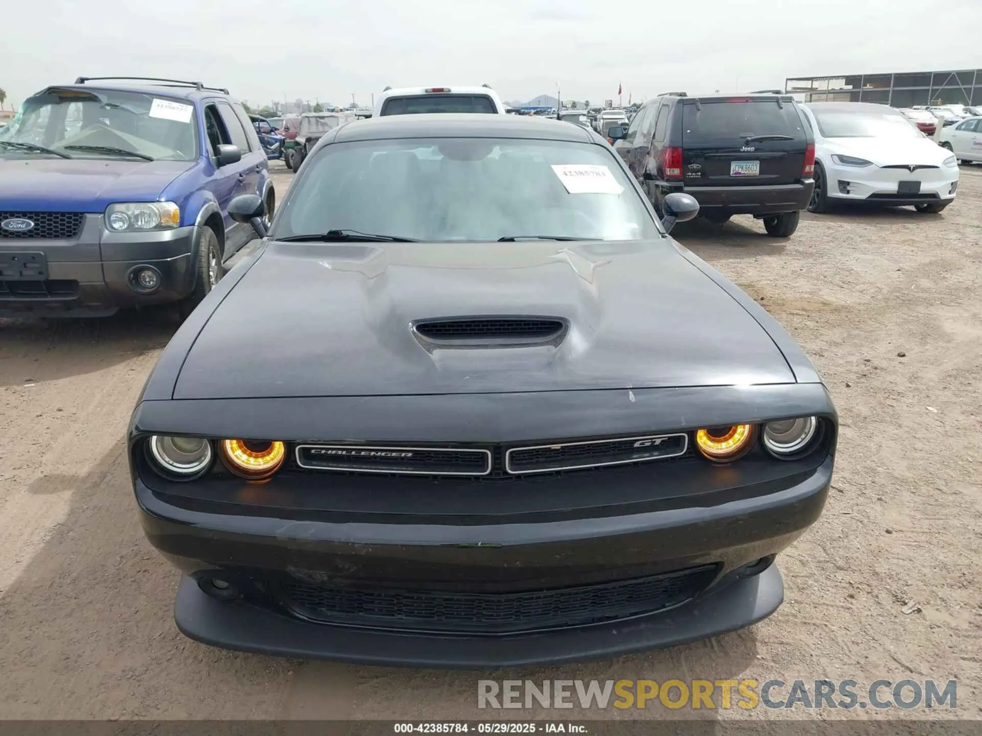 12 Photograph of a damaged car 2C3CDZJG4NH214742 DODGE CHALLENGER 2022