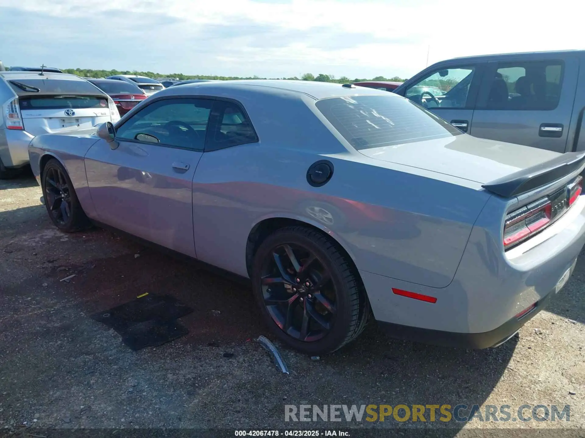 3 Photograph of a damaged car 2C3CDZJG5NH171660 DODGE CHALLENGER 2022
