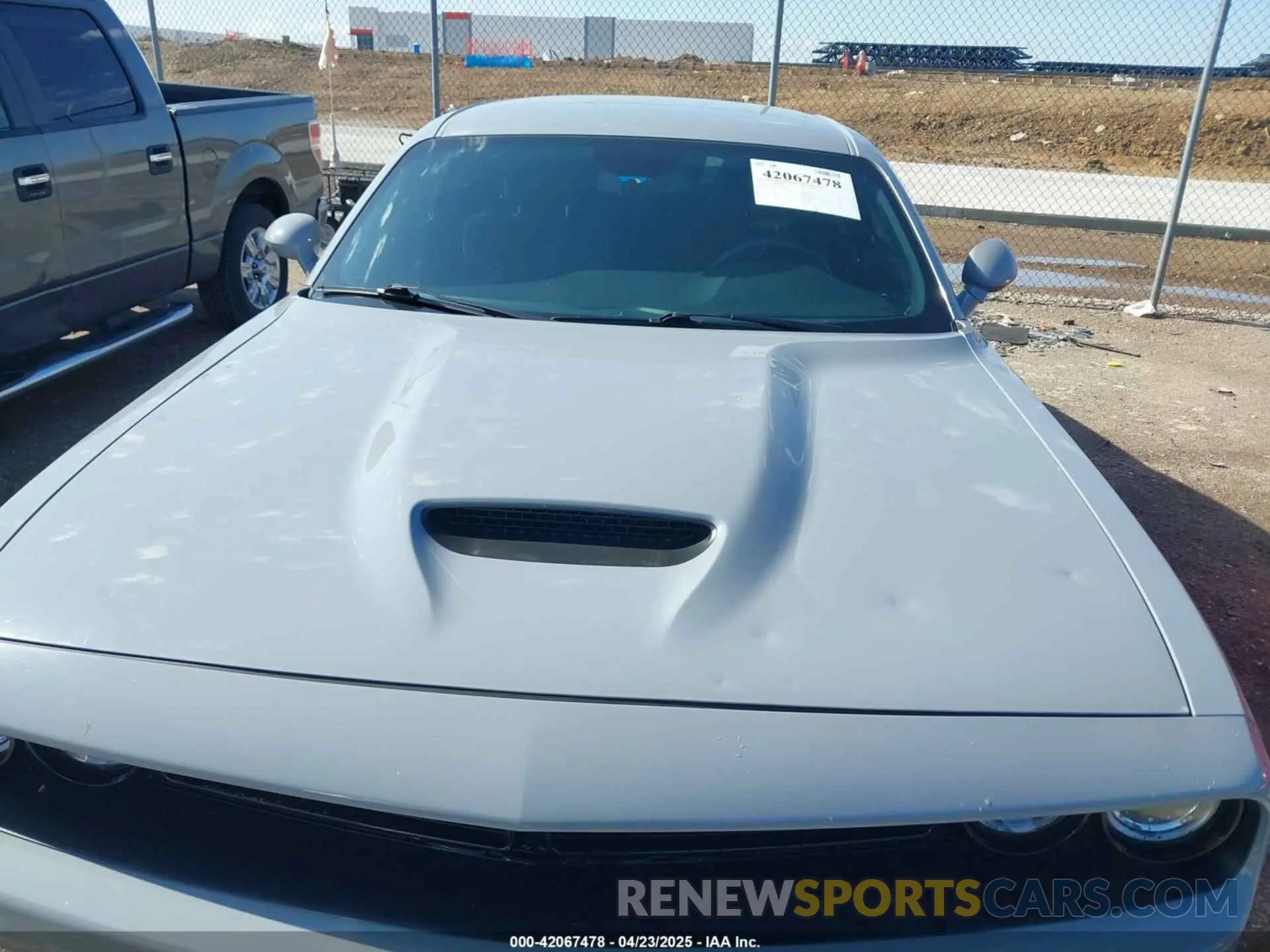6 Photograph of a damaged car 2C3CDZJG5NH171660 DODGE CHALLENGER 2022