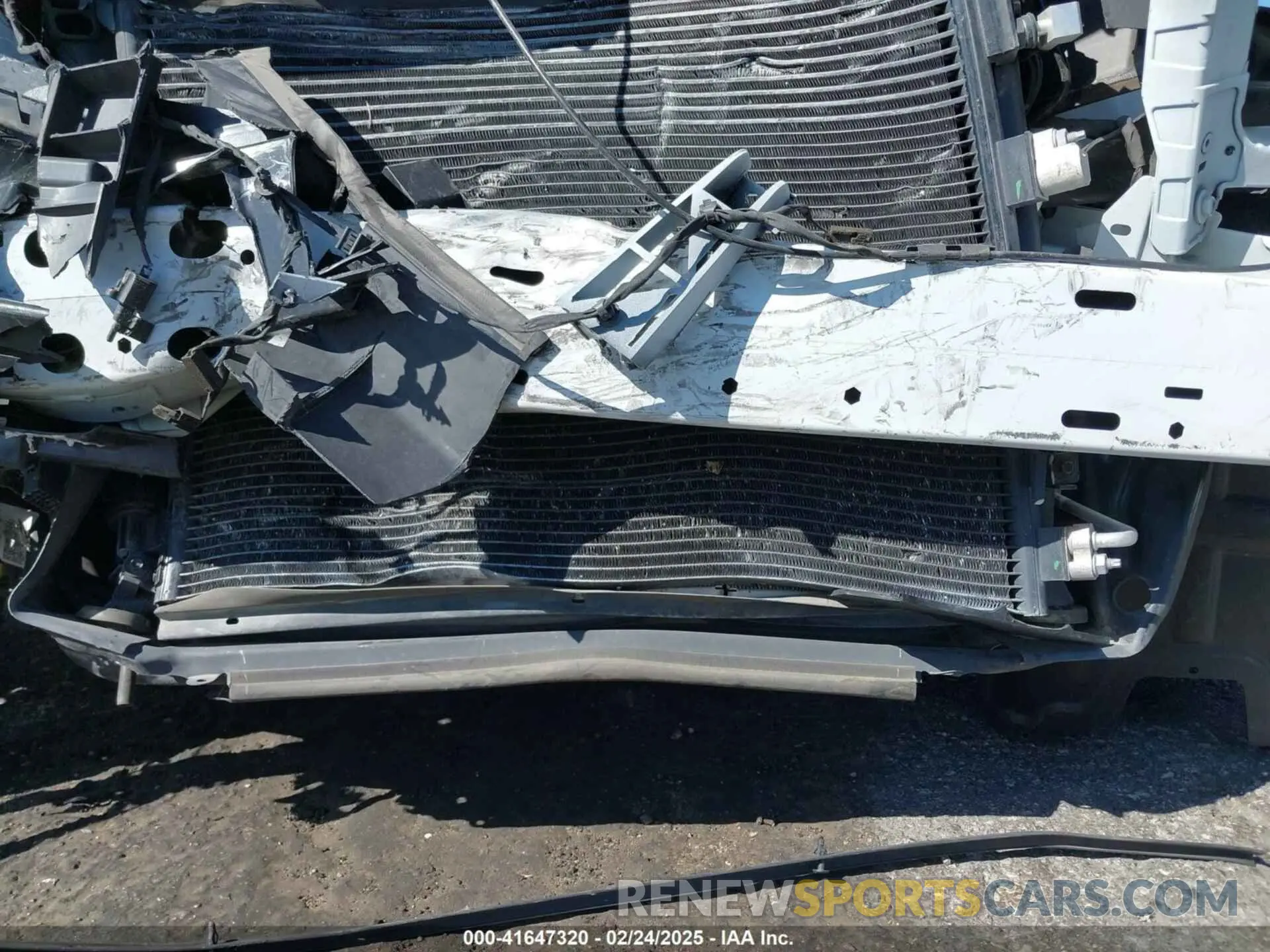 19 Photograph of a damaged car 2C3CDZJG7NH155847 DODGE CHALLENGER 2022