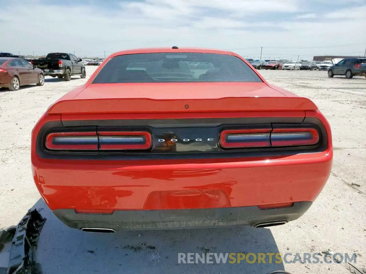 6 Photograph of a damaged car 2C3CDZJG9NH124616 DODGE CHALLENGER 2022