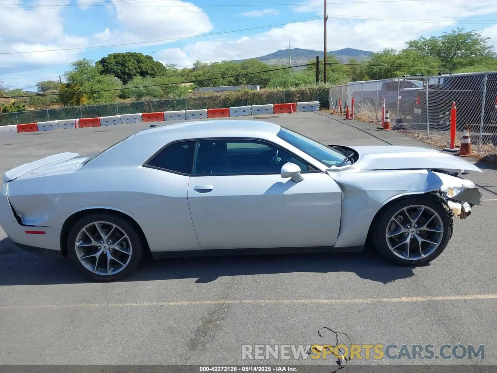 14 Photograph of a damaged car 2C3CDZJGXNH233246 DODGE CHALLENGER 2022