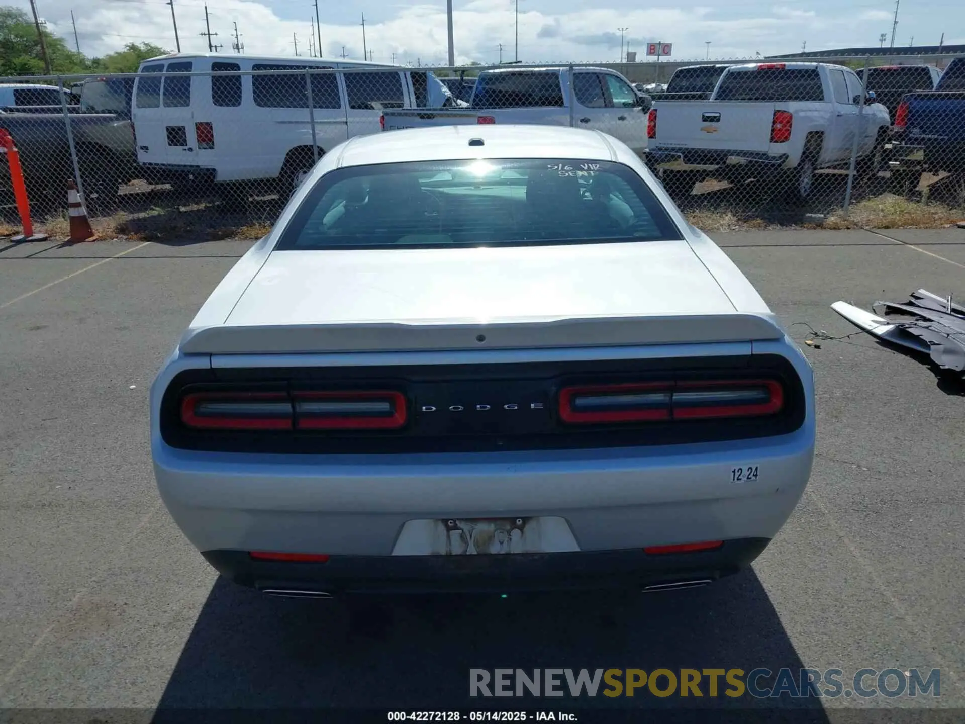17 Photograph of a damaged car 2C3CDZJGXNH233246 DODGE CHALLENGER 2022