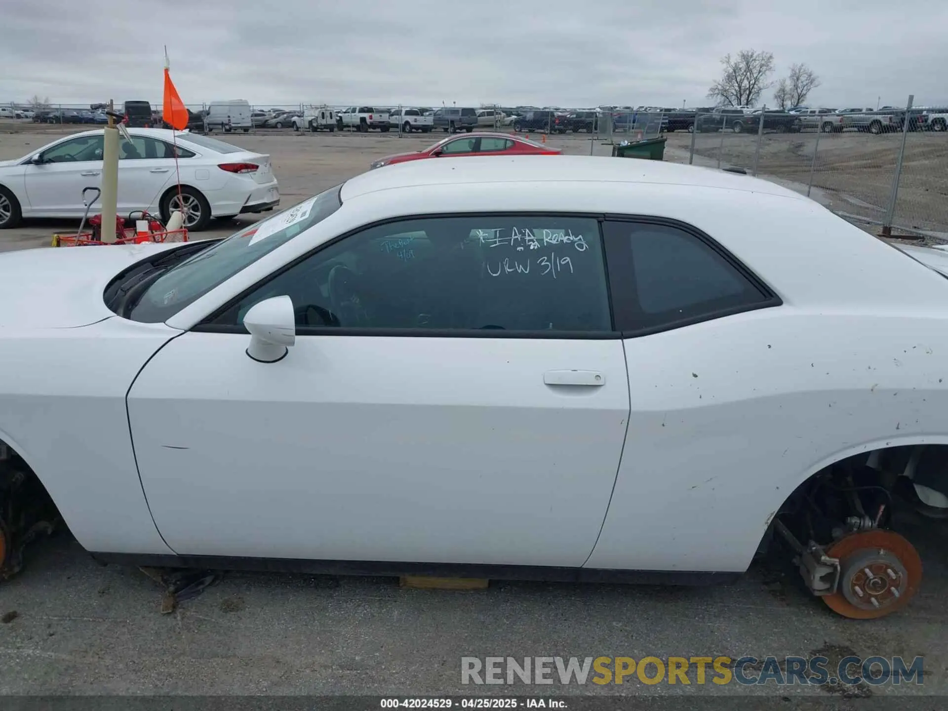 14 Photograph of a damaged car 2C3CDZKG5NH205854 DODGE CHALLENGER 2022