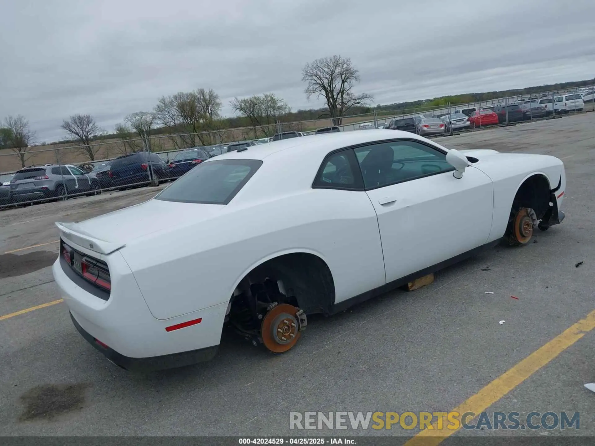 4 Photograph of a damaged car 2C3CDZKG5NH205854 DODGE CHALLENGER 2022