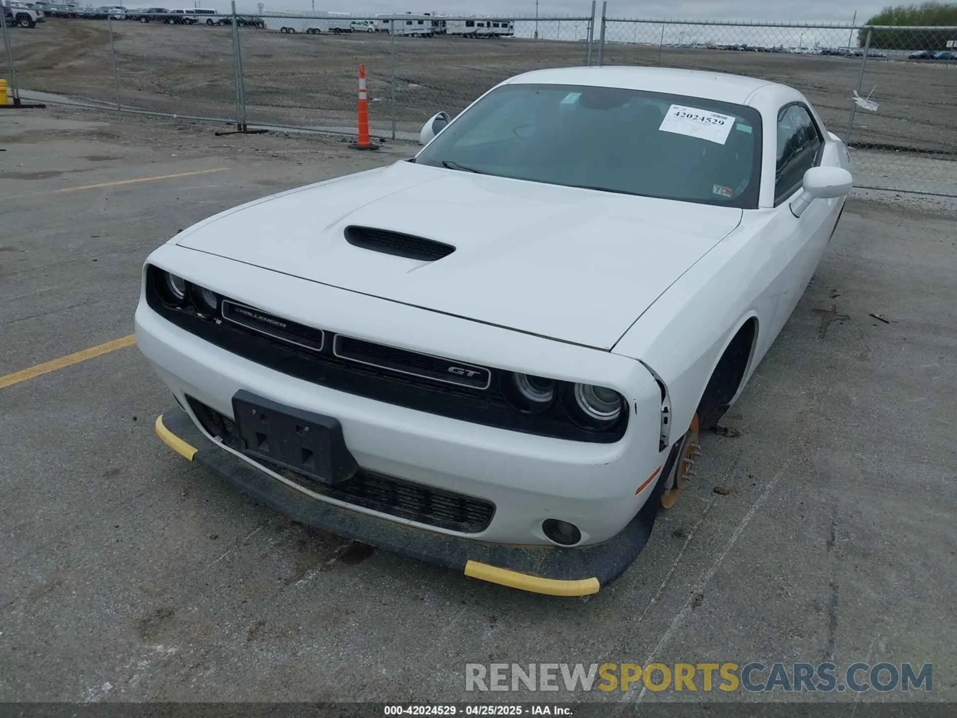 6 Photograph of a damaged car 2C3CDZKG5NH205854 DODGE CHALLENGER 2022