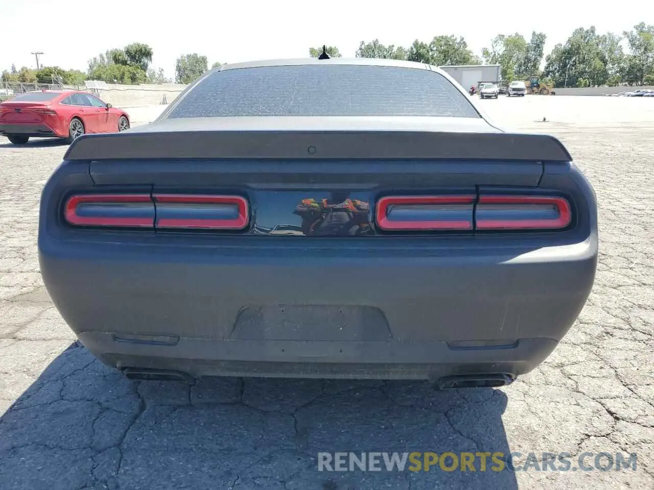 6 Photograph of a damaged car 2C3CDZL93NH108247 DODGE CHALLENGER 2022
