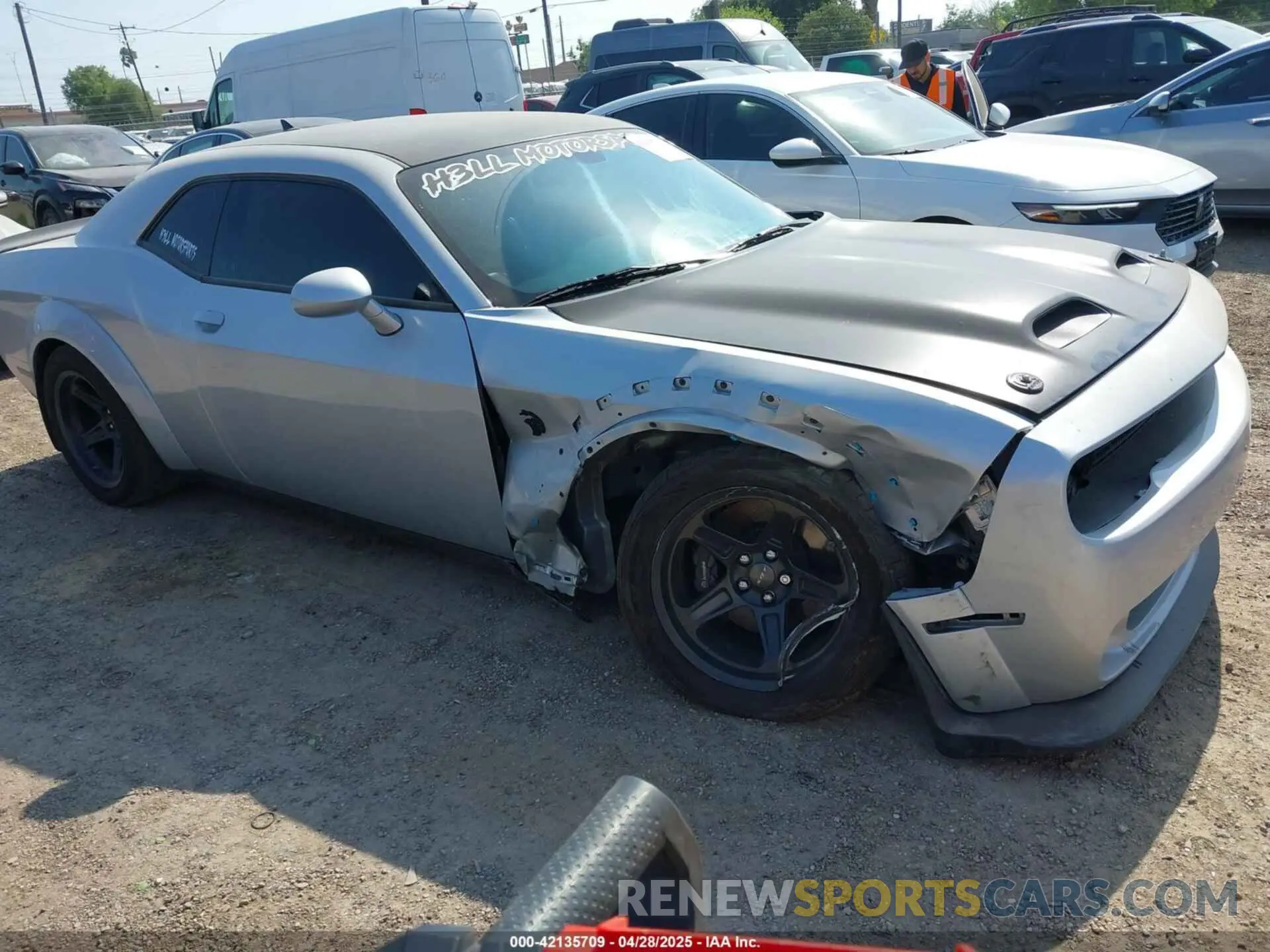 1 Photograph of a damaged car 2C3CDZL95NH121338 DODGE CHALLENGER 2022