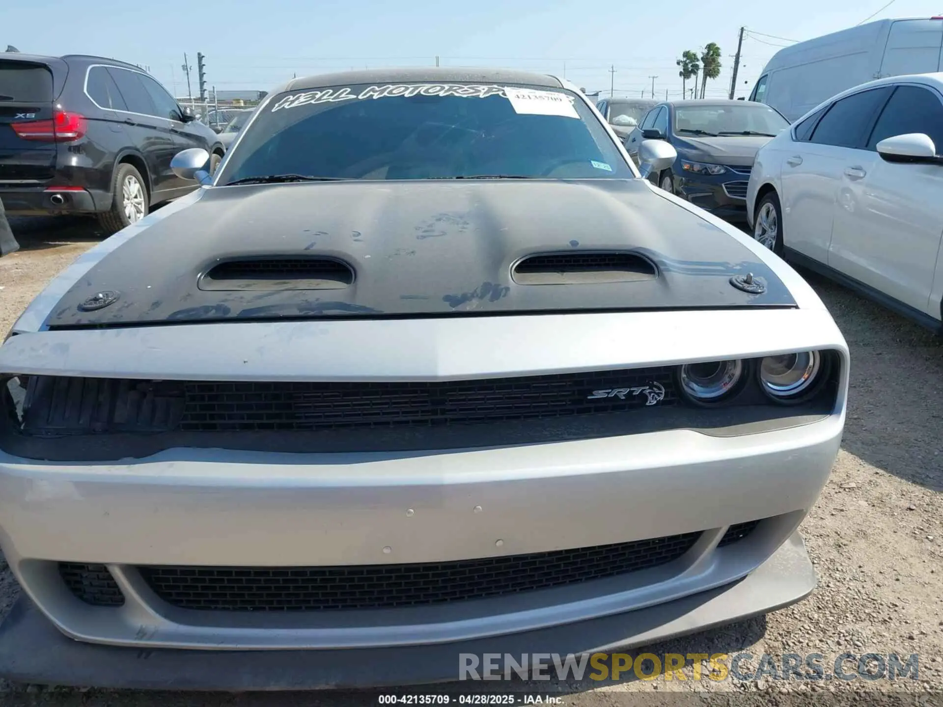13 Photograph of a damaged car 2C3CDZL95NH121338 DODGE CHALLENGER 2022