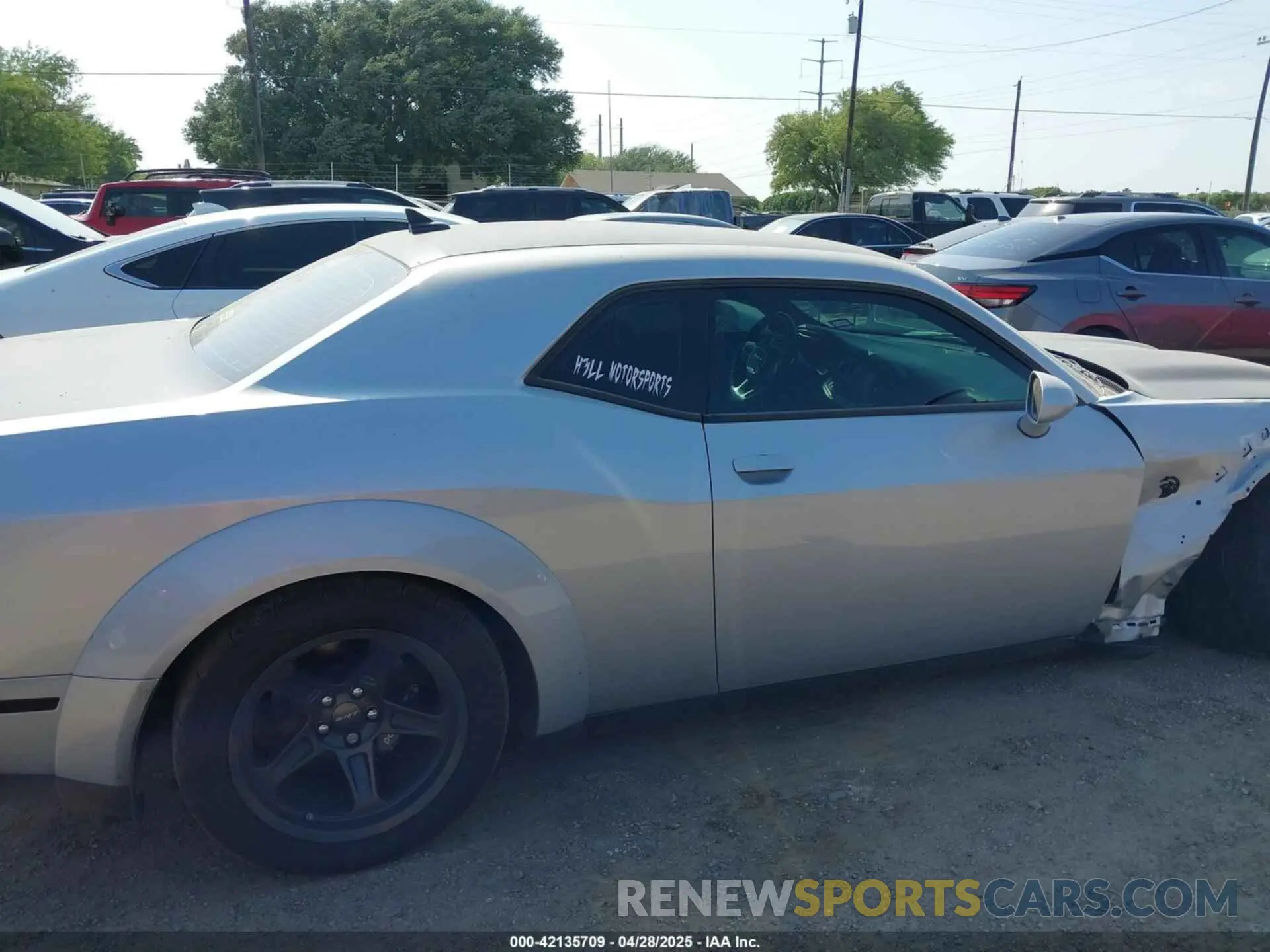 14 Photograph of a damaged car 2C3CDZL95NH121338 DODGE CHALLENGER 2022