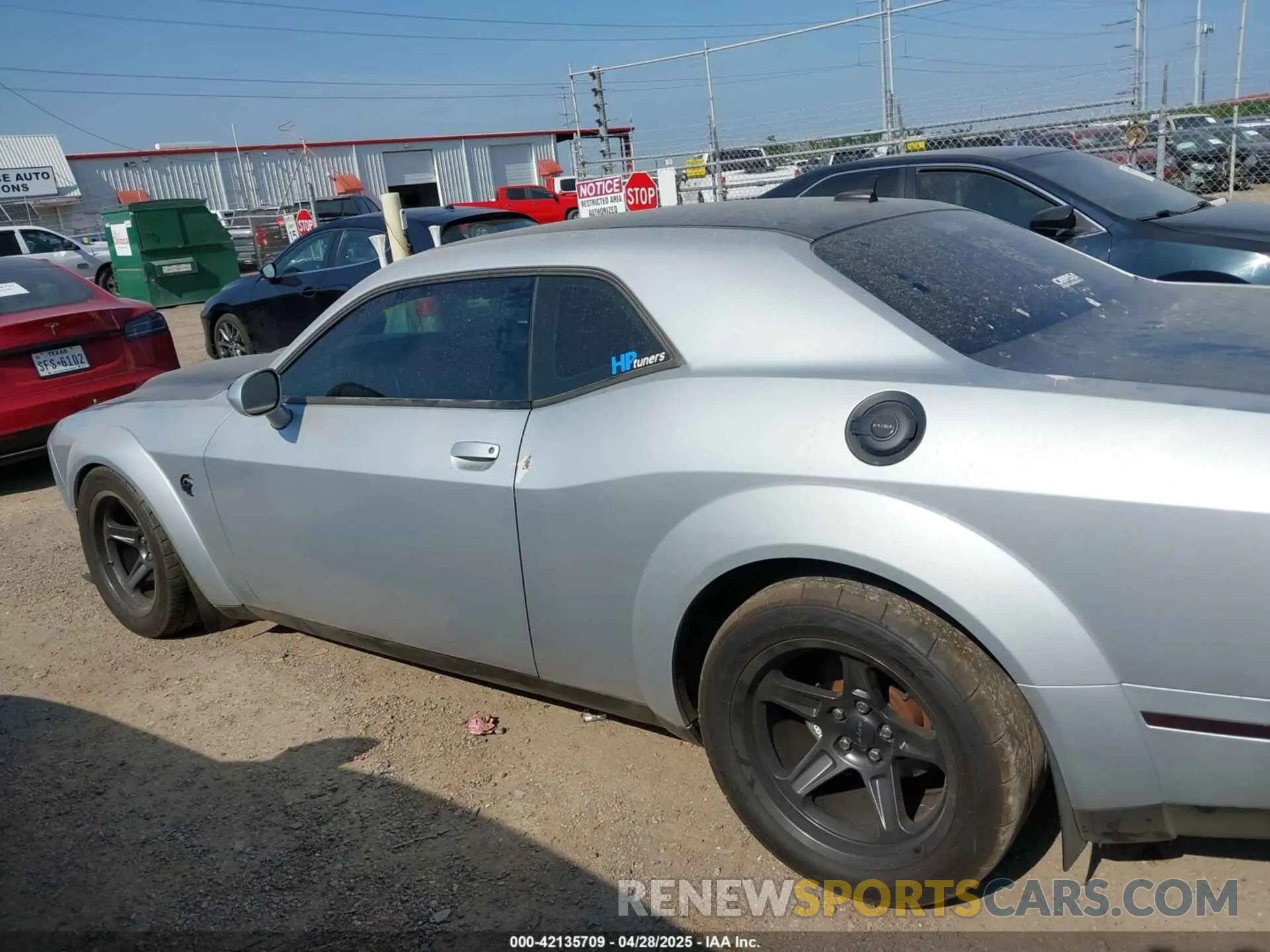 15 Photograph of a damaged car 2C3CDZL95NH121338 DODGE CHALLENGER 2022