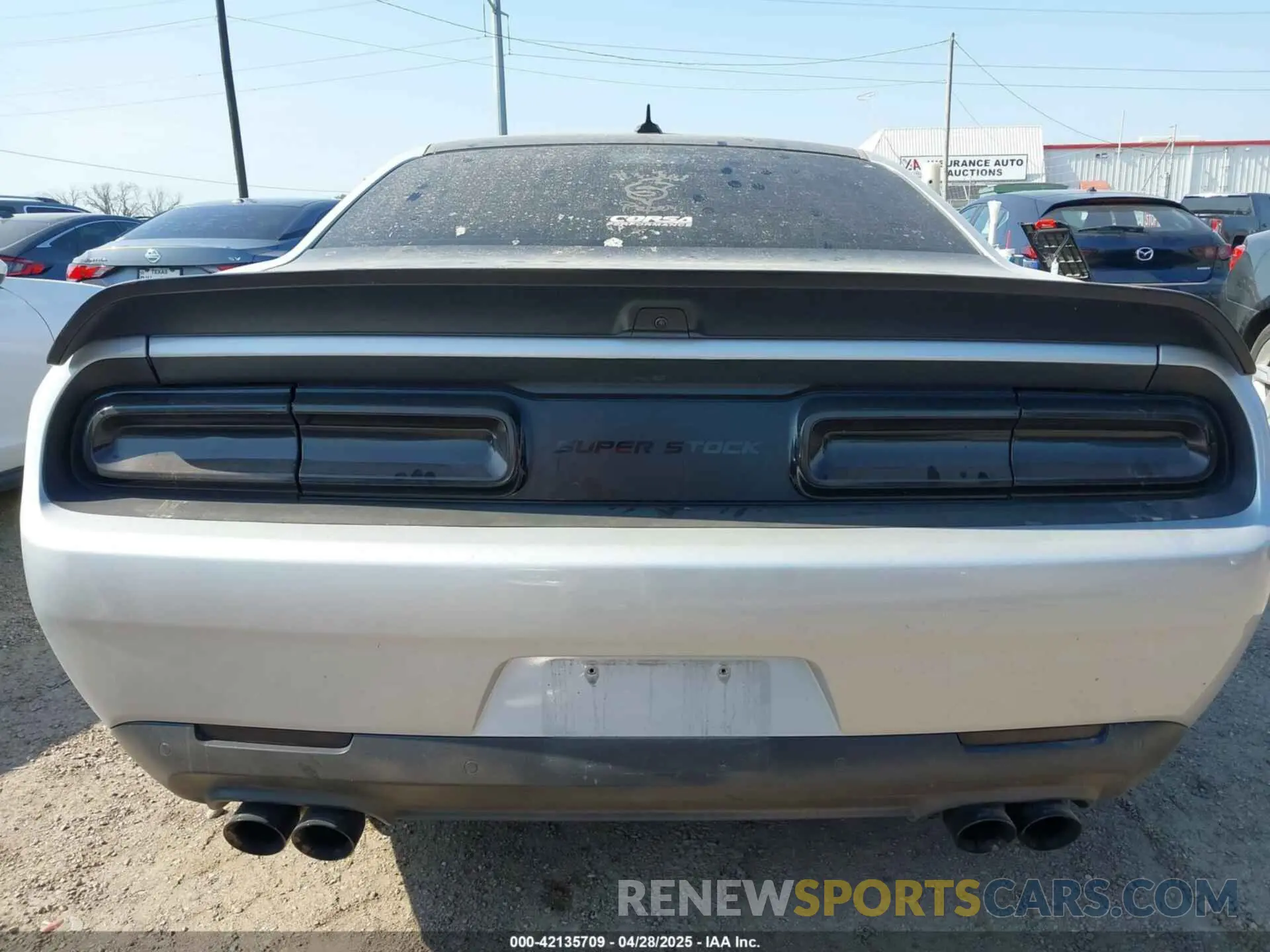 17 Photograph of a damaged car 2C3CDZL95NH121338 DODGE CHALLENGER 2022