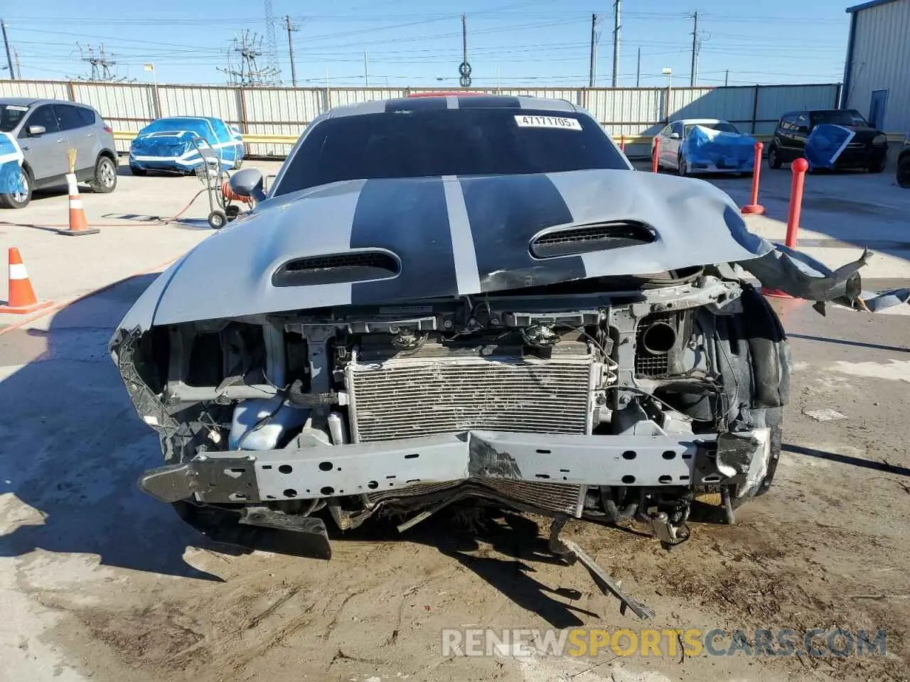5 Photograph of a damaged car 2C3CDZL98NH226312 DODGE CHALLENGER 2022
