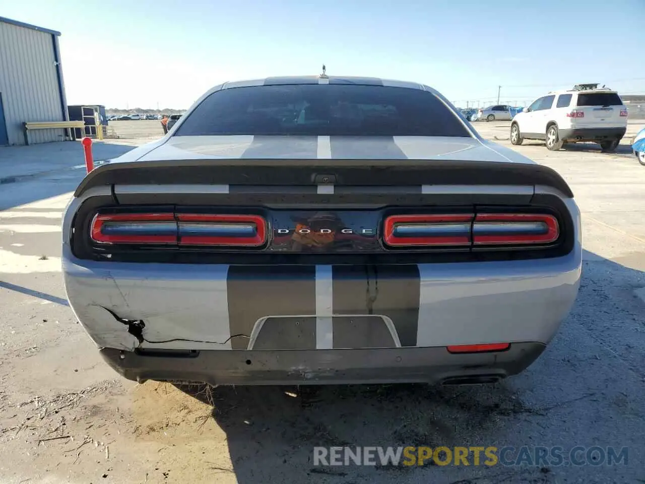 6 Photograph of a damaged car 2C3CDZL98NH226312 DODGE CHALLENGER 2022