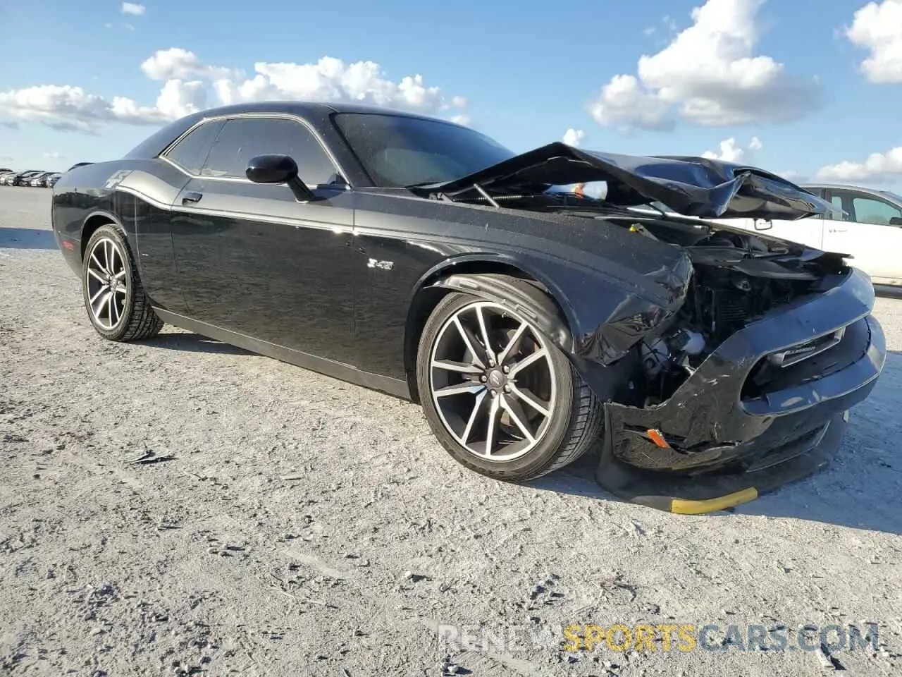 4 Фотография поврежденного автомобиля 2C3CDZBT0PH693420 DODGE CHALLENGER 2023