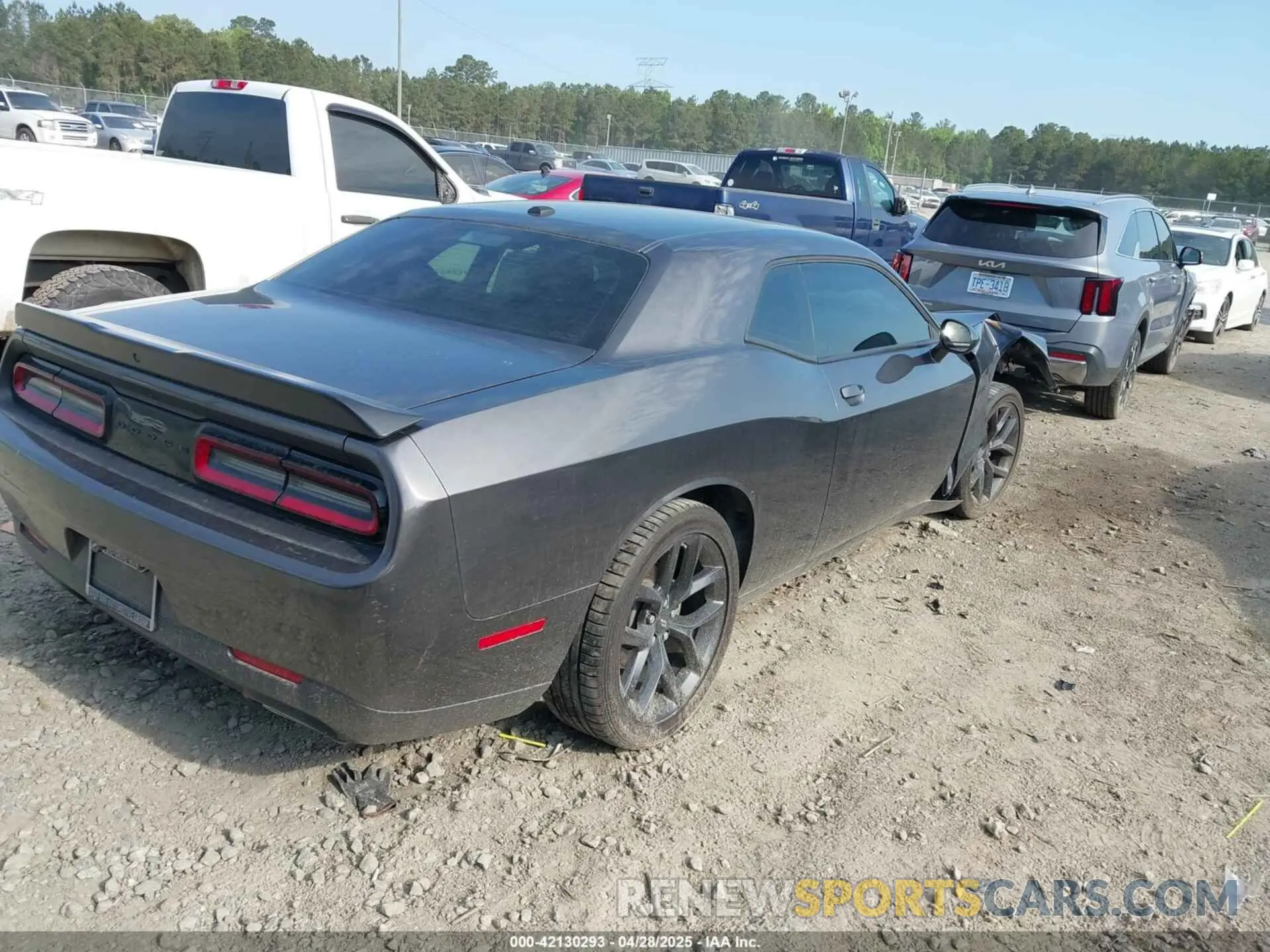 4 Photograph of a damaged car 2C3CDZBT3PH562403 DODGE CHALLENGER 2023