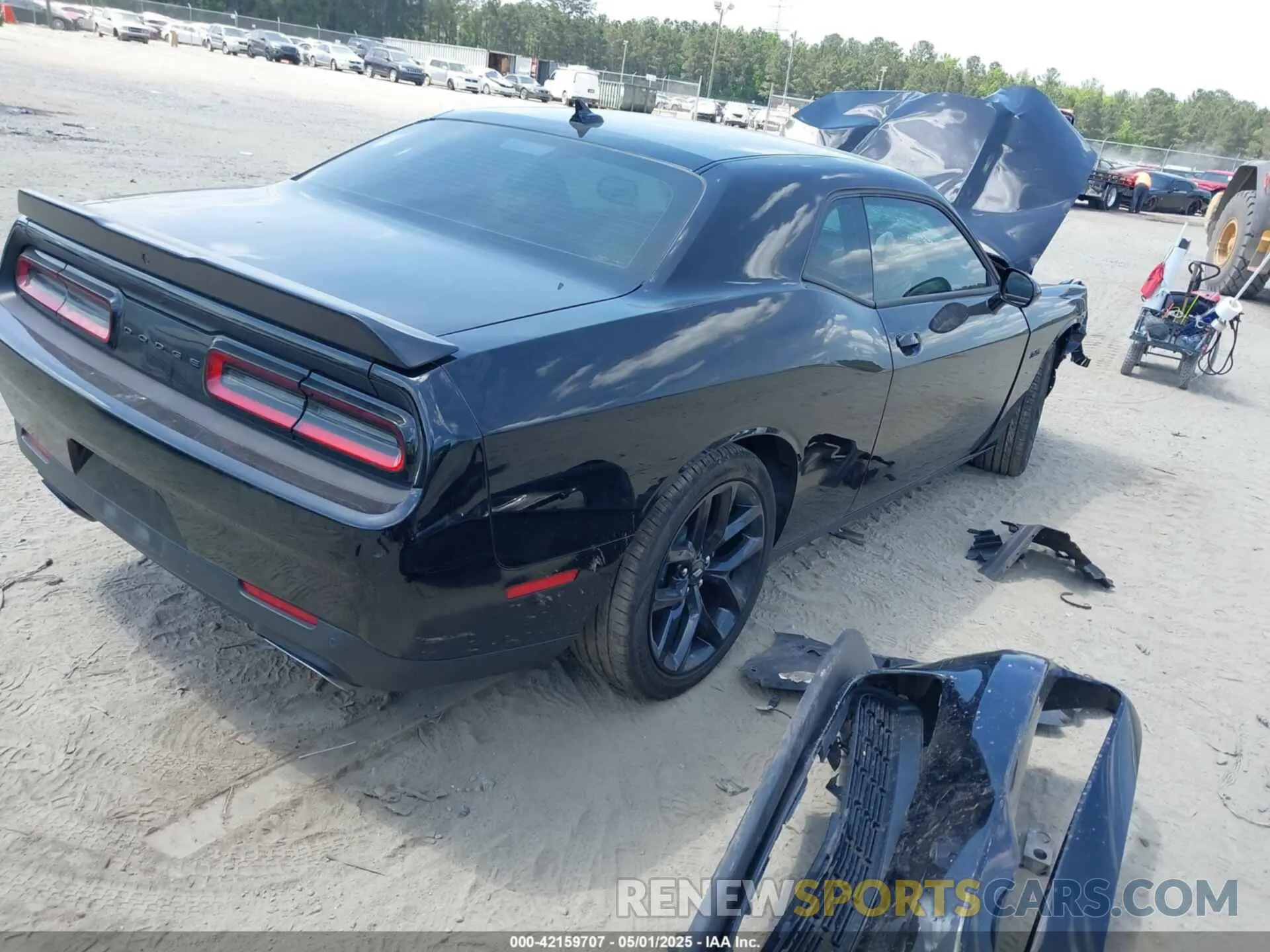 4 Photograph of a damaged car 2C3CDZBT5PH654757 DODGE CHALLENGER 2023