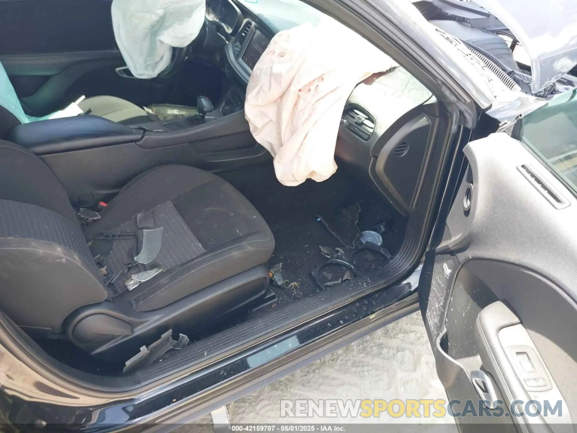 5 Photograph of a damaged car 2C3CDZBT5PH654757 DODGE CHALLENGER 2023