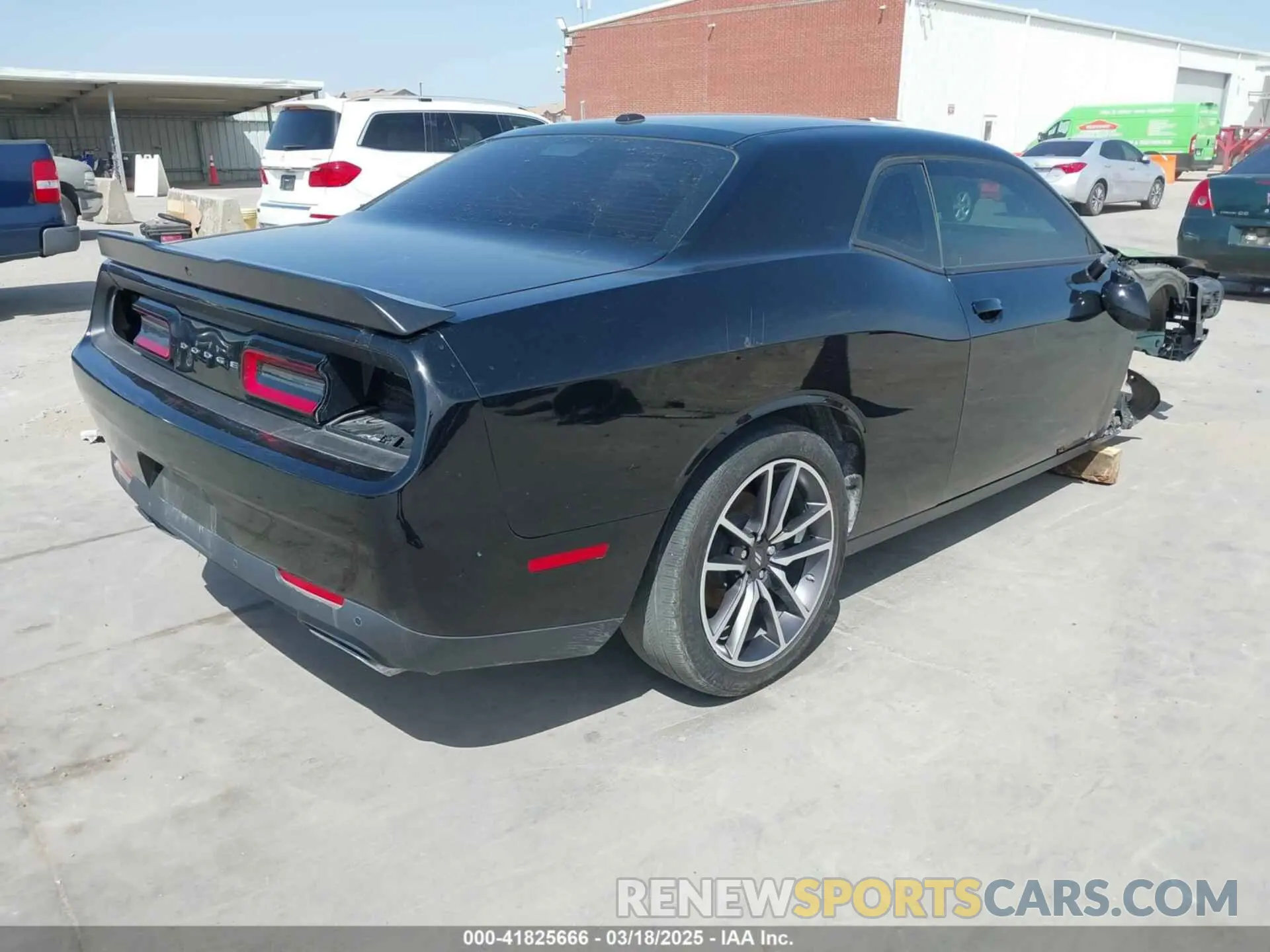 4 Фотография поврежденного автомобиля 2C3CDZBT8PH695979 DODGE CHALLENGER 2023