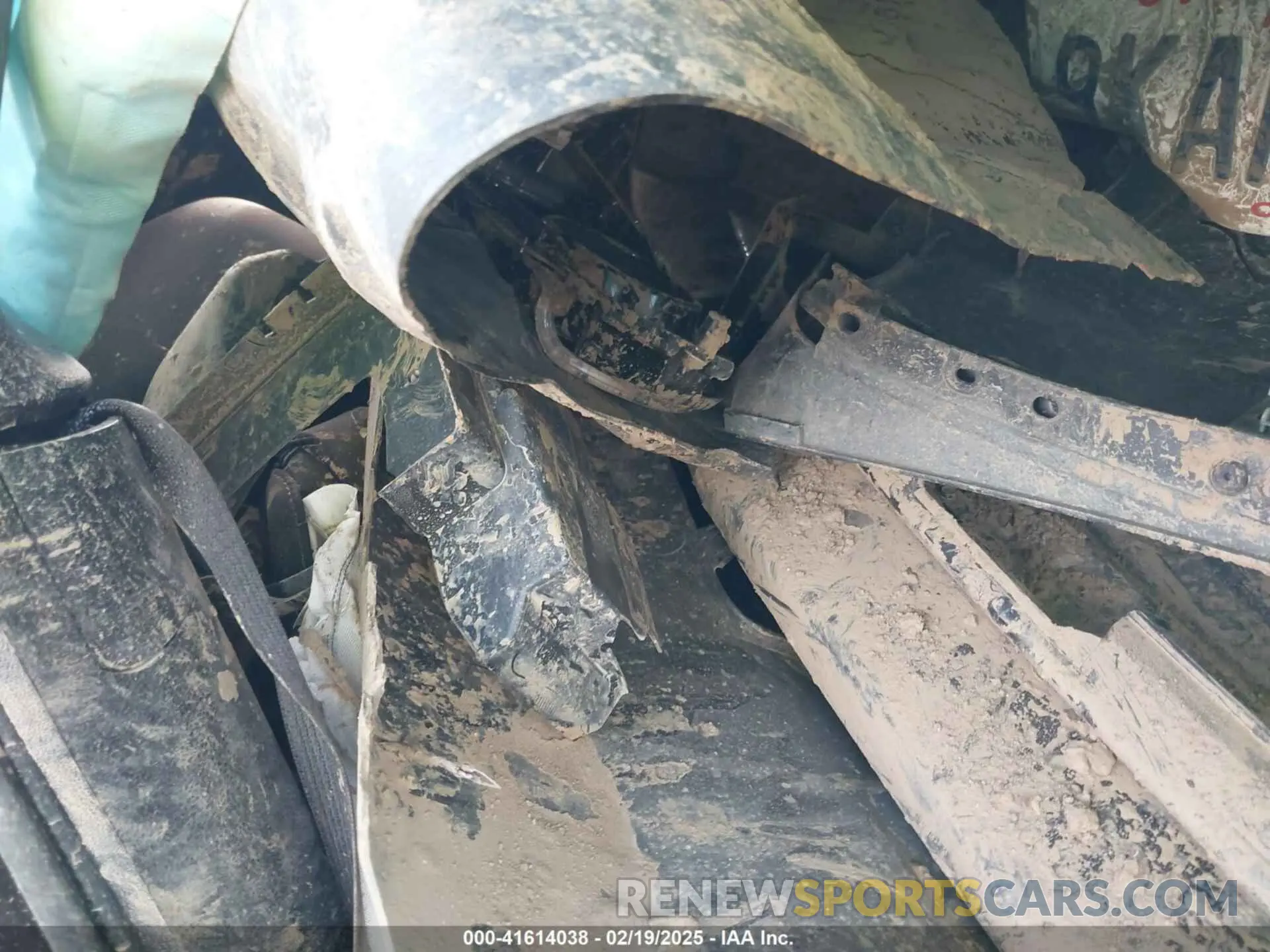 8 Photograph of a damaged car 2C3CDZBTXPH611015 DODGE CHALLENGER 2023