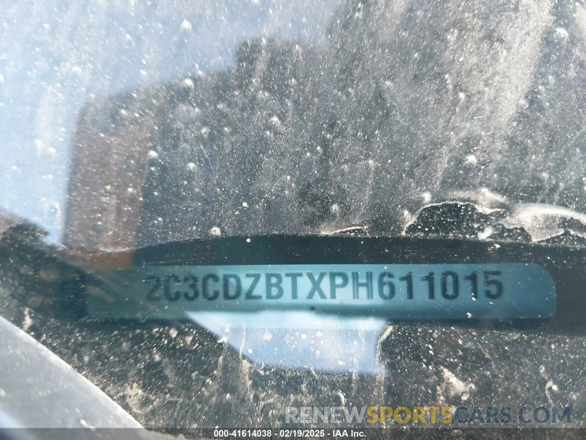 9 Photograph of a damaged car 2C3CDZBTXPH611015 DODGE CHALLENGER 2023