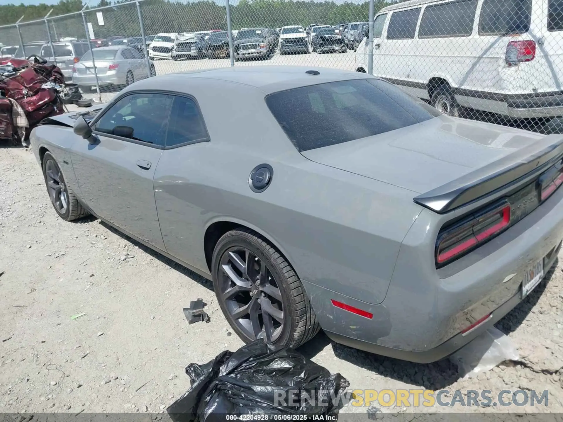 3 Фотография поврежденного автомобиля 2C3CDZBTXPH634522 DODGE CHALLENGER 2023