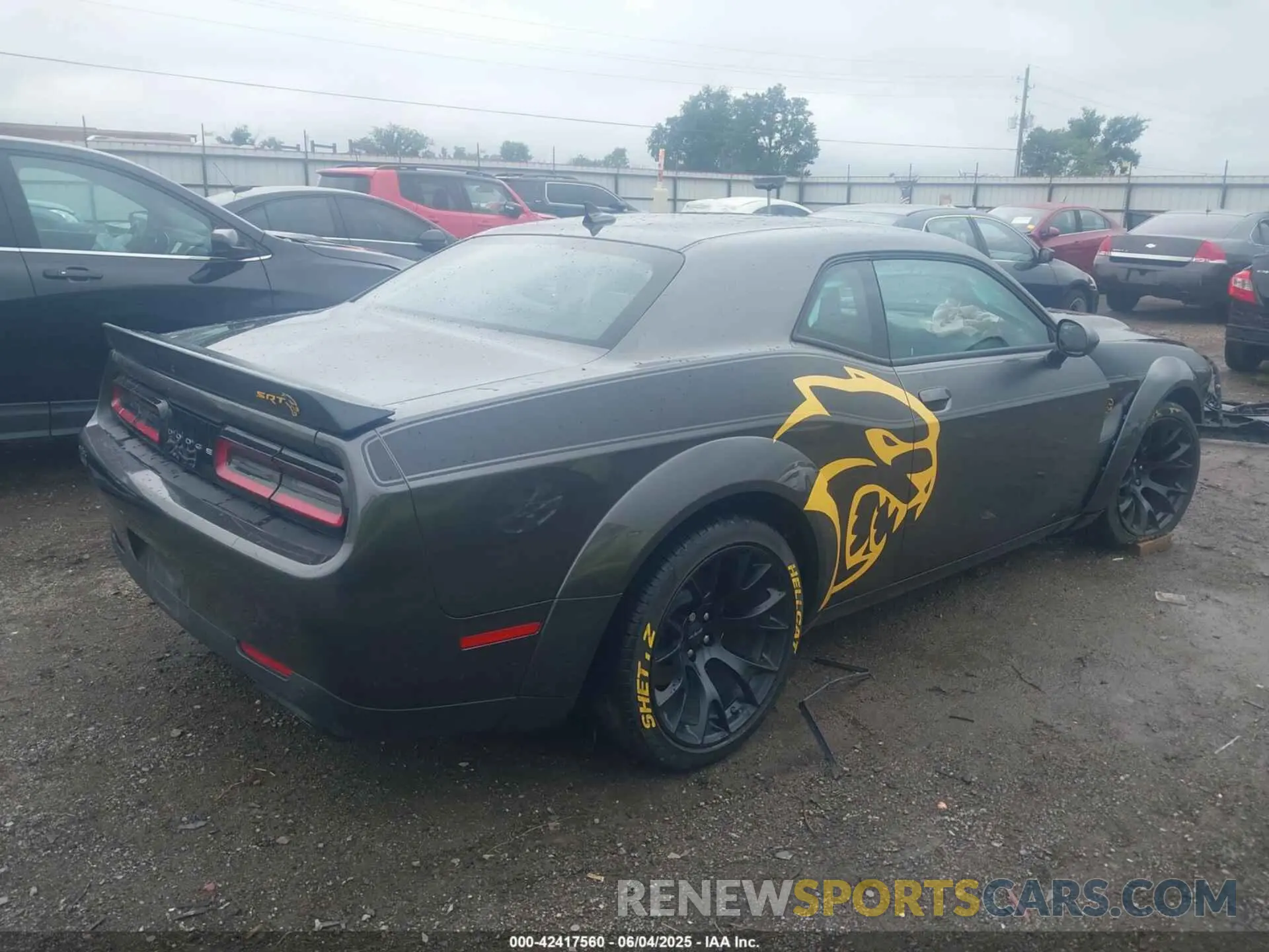 4 Photograph of a damaged car 2C3CDZC90PH617313 DODGE CHALLENGER 2023