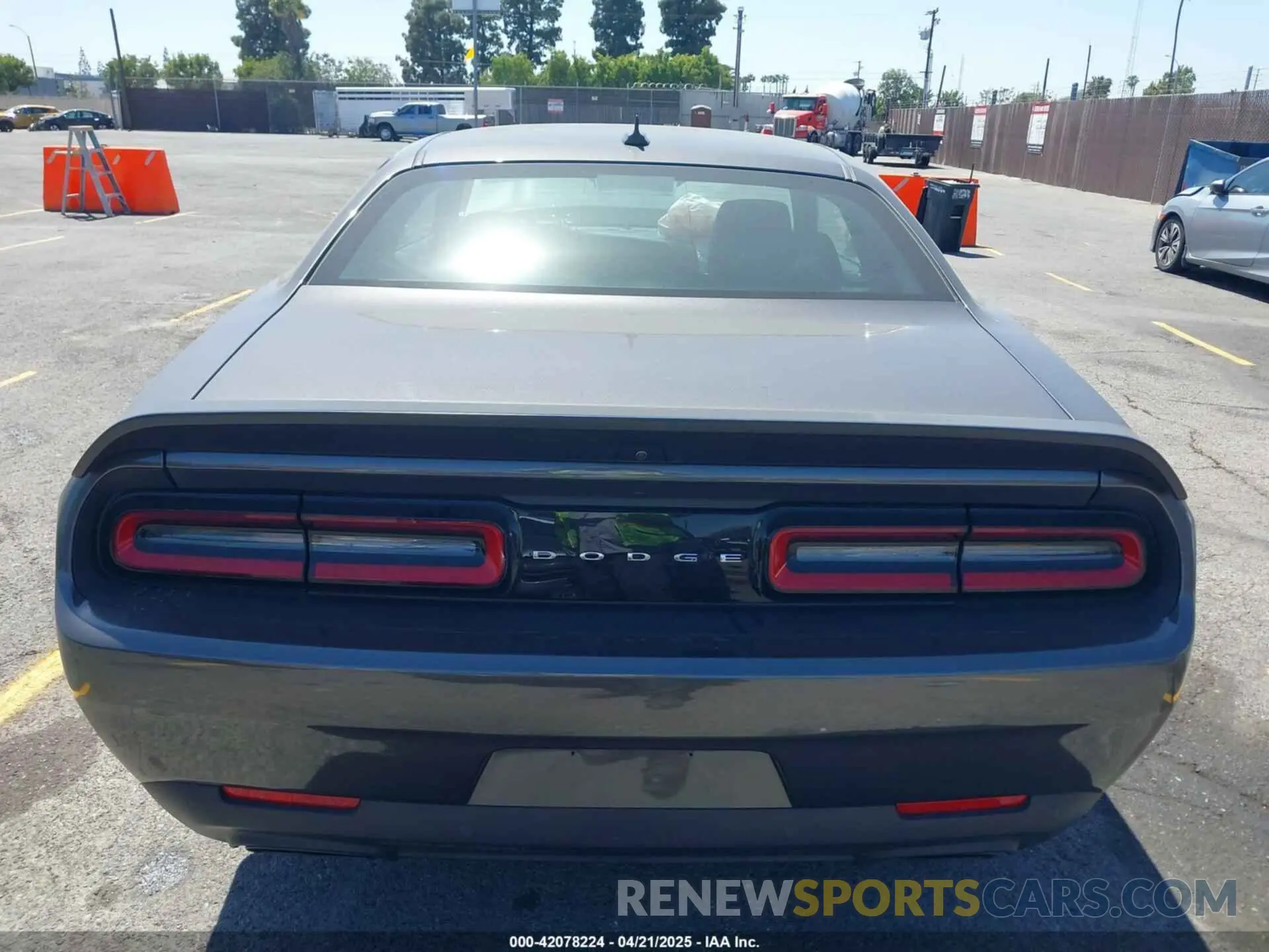 16 Фотография поврежденного автомобиля 2C3CDZC95PH590495 DODGE CHALLENGER 2023