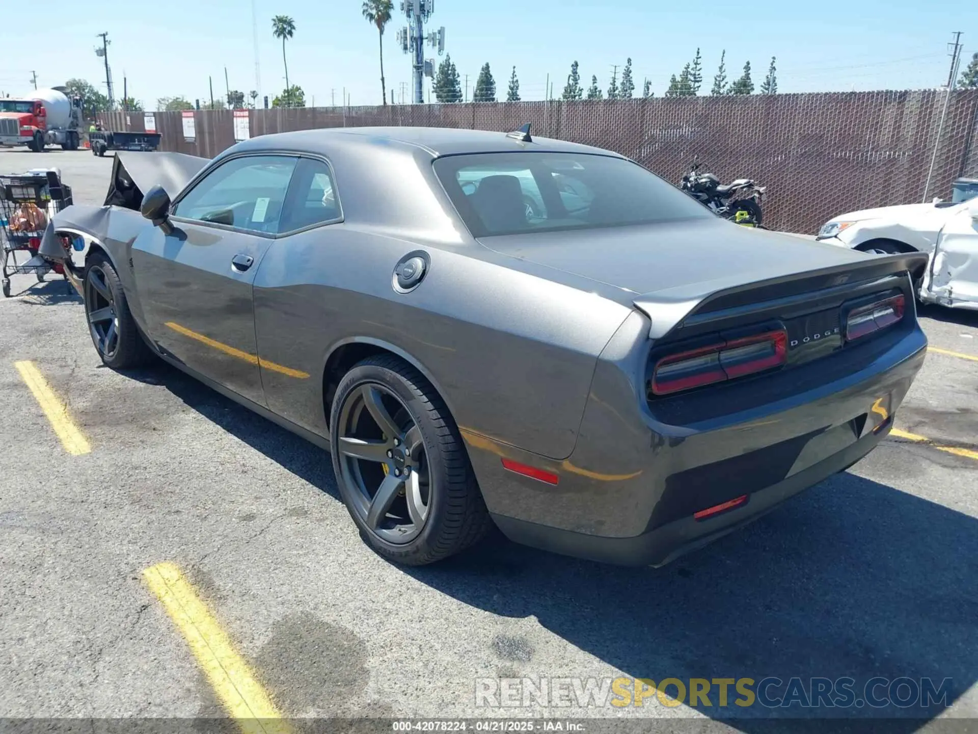 3 Фотография поврежденного автомобиля 2C3CDZC95PH590495 DODGE CHALLENGER 2023