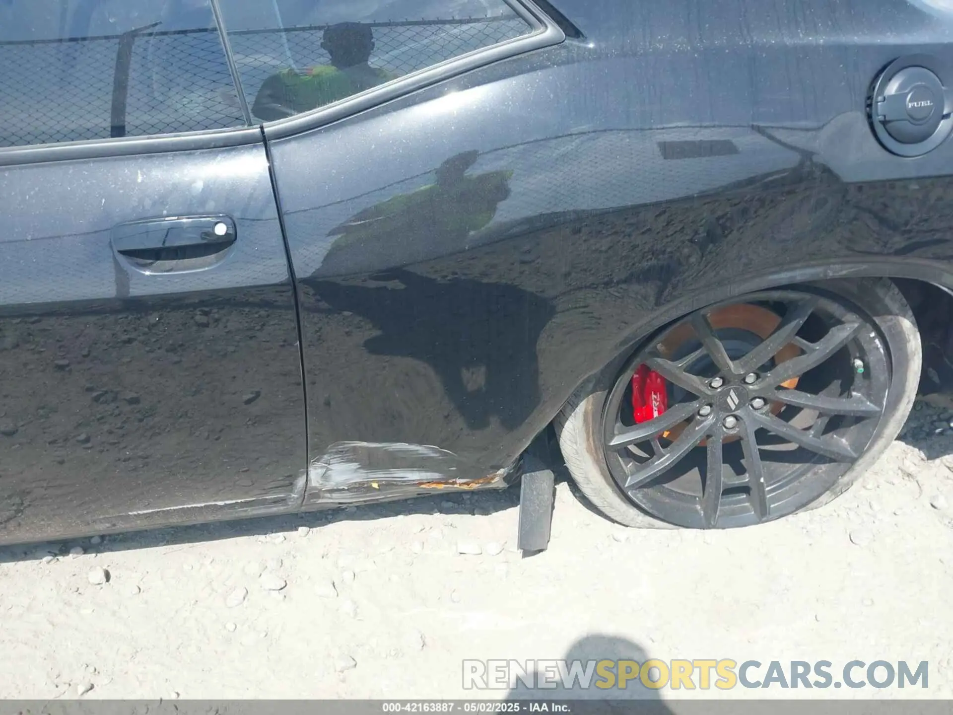 6 Photograph of a damaged car 2C3CDZFJ4PH520489 DODGE CHALLENGER 2023