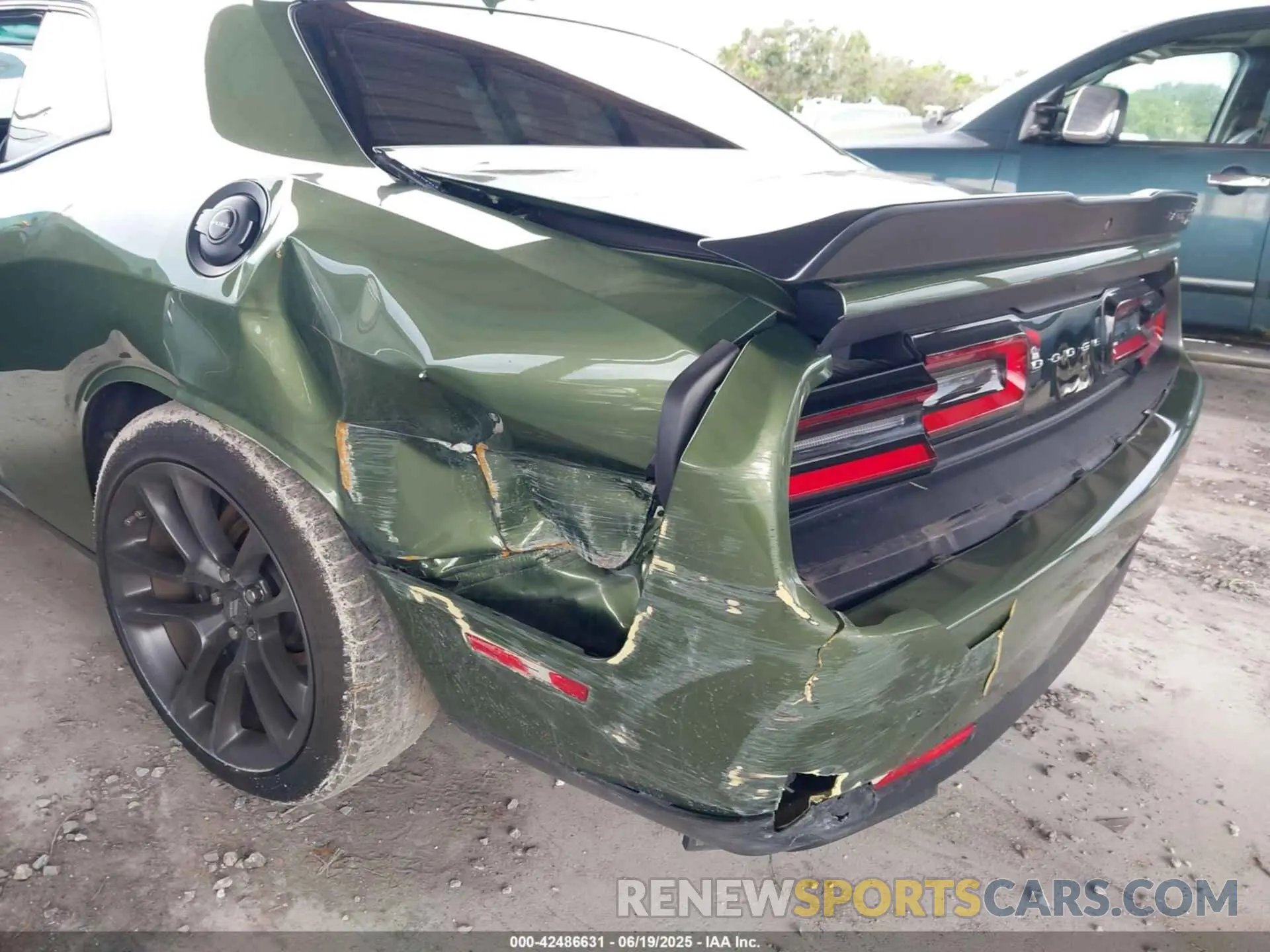 6 Photograph of a damaged car 2C3CDZFJ5PH618110 DODGE CHALLENGER 2023