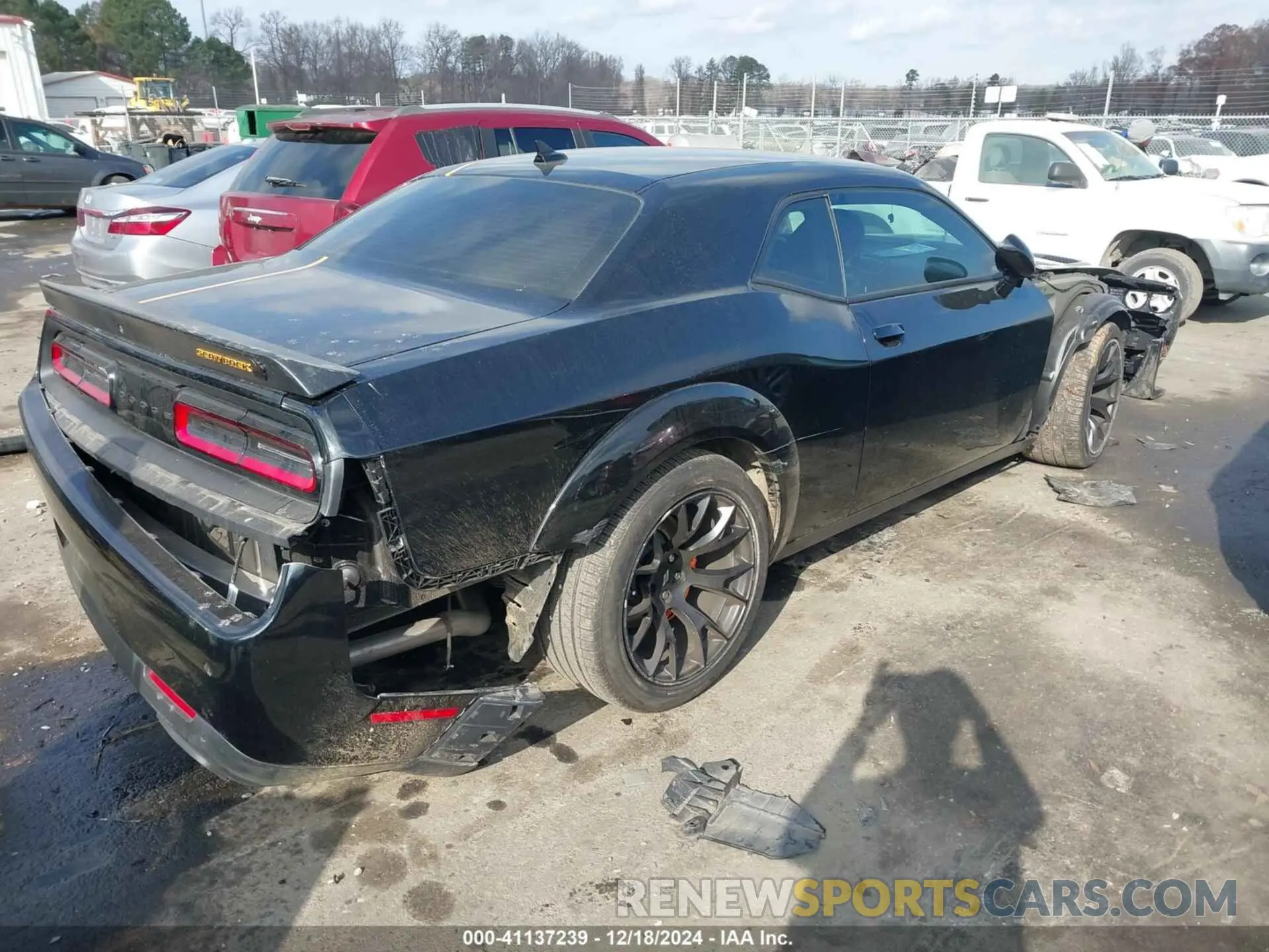 4 Photograph of a damaged car 2C3CDZFJ5PH662835 DODGE CHALLENGER 2023
