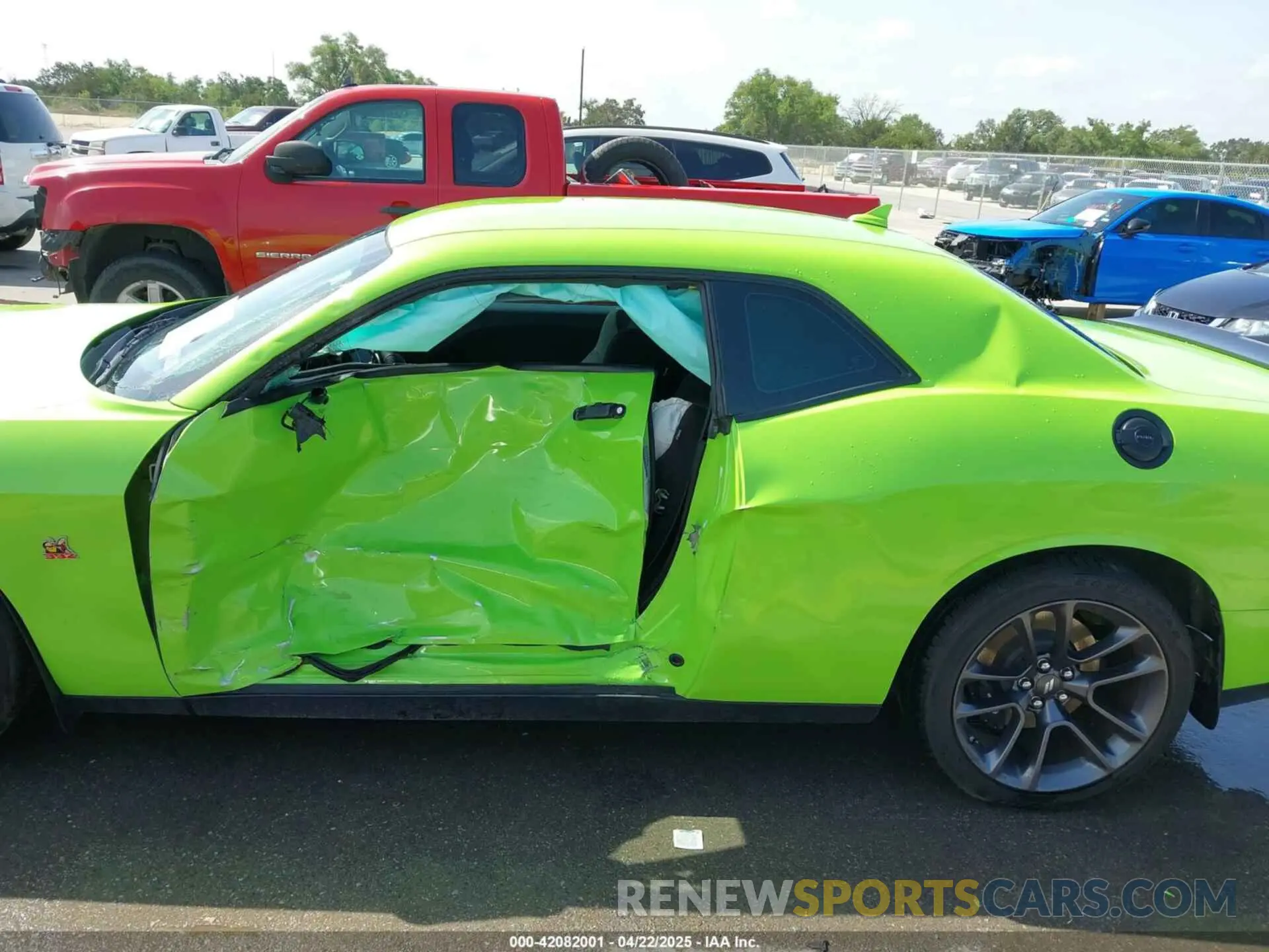 14 Photograph of a damaged car 2C3CDZFJ5PH667775 DODGE CHALLENGER 2023