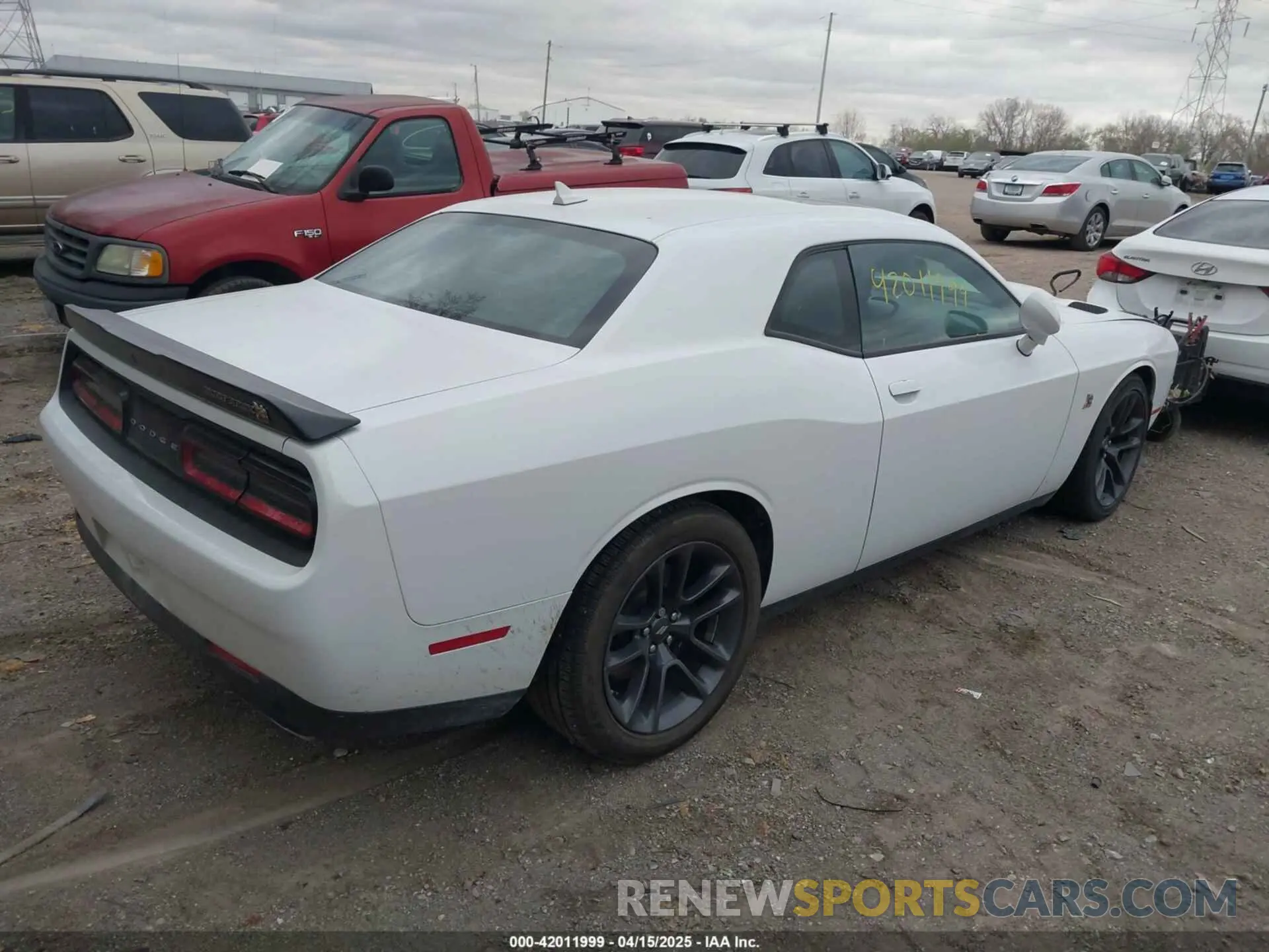 4 Фотография поврежденного автомобиля 2C3CDZFJ5PH693597 DODGE CHALLENGER 2023
