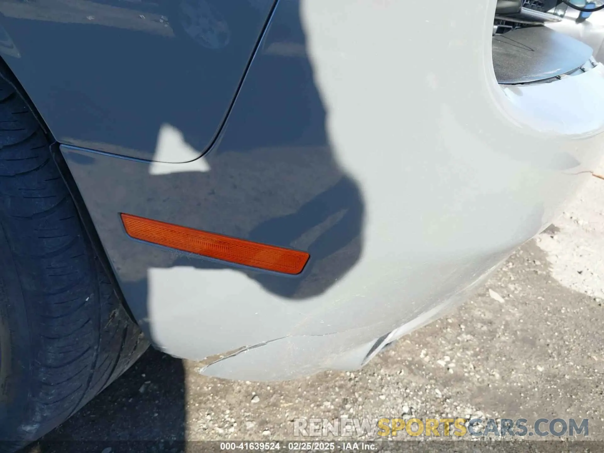 18 Photograph of a damaged car 2C3CDZFJ9PH601665 DODGE CHALLENGER 2023