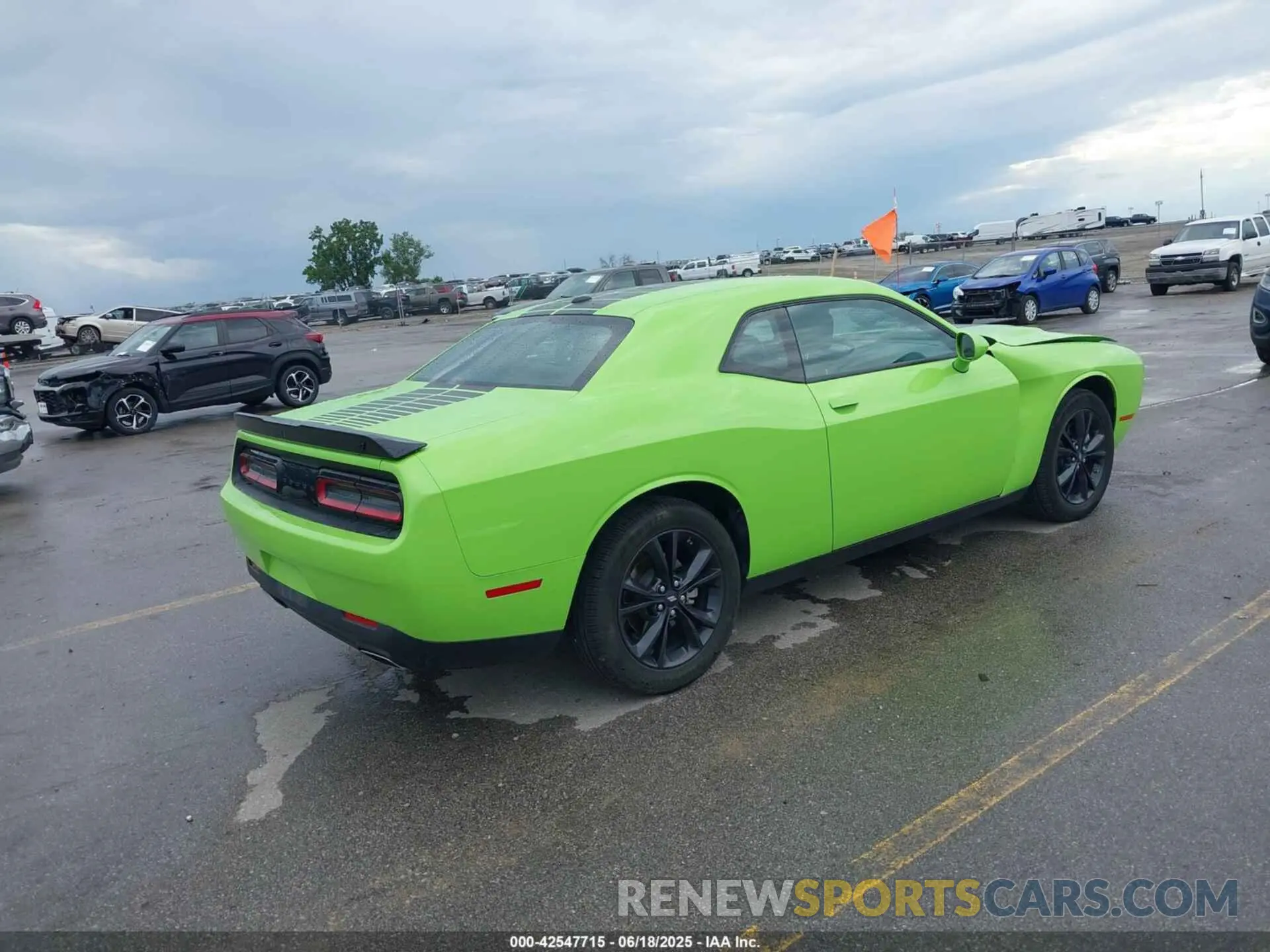 4 Фотография поврежденного автомобиля 2C3CDZGG4PH587547 DODGE CHALLENGER 2023