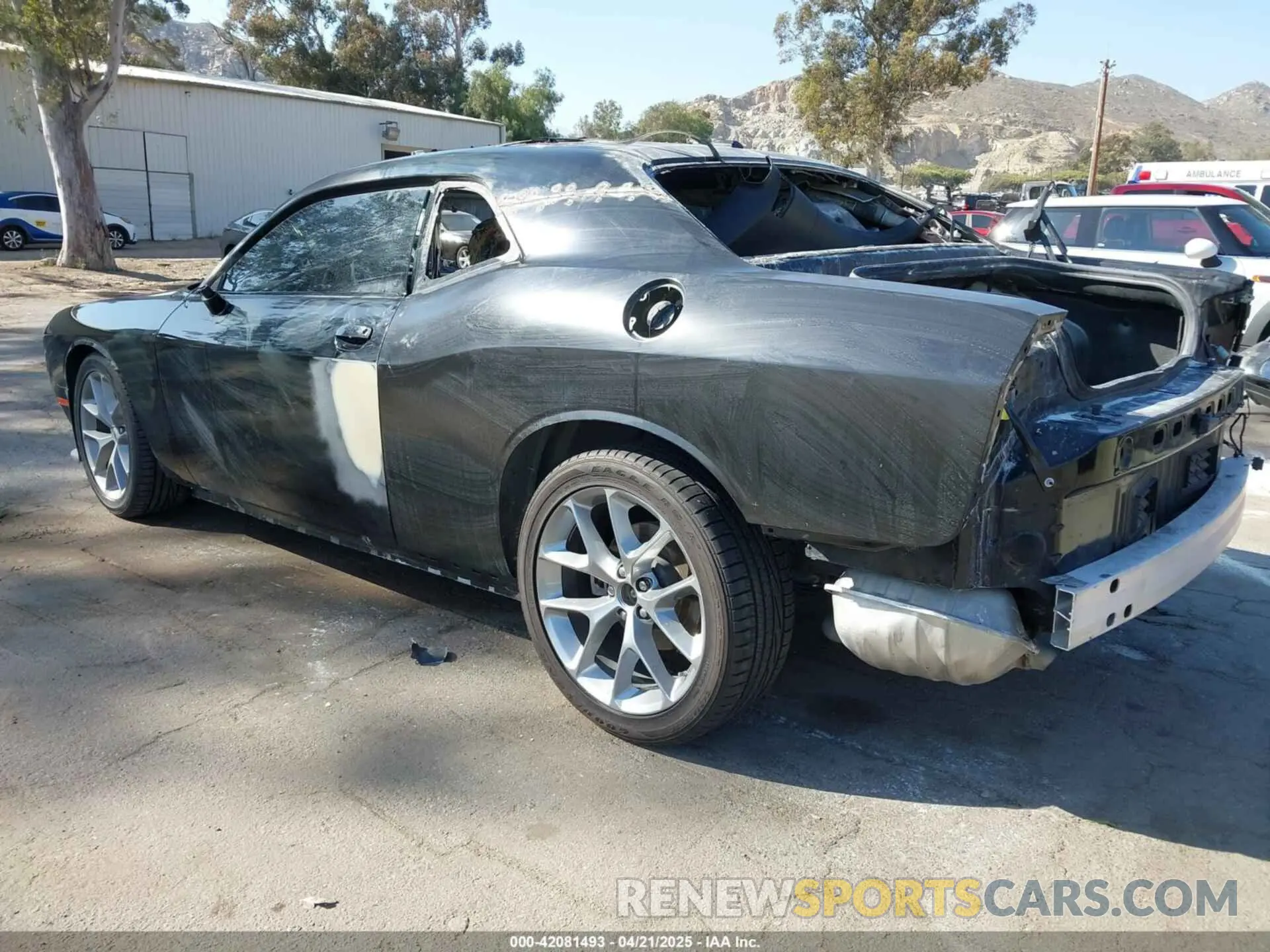 3 Photograph of a damaged car 2C3CDZJG2PH652808 DODGE CHALLENGER 2023