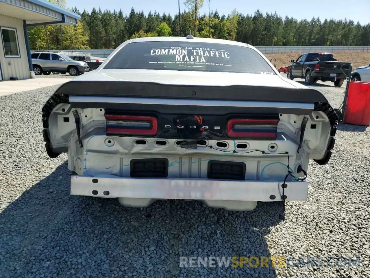 6 Photograph of a damaged car 2C3CDZJG3PH685509 DODGE CHALLENGER 2023