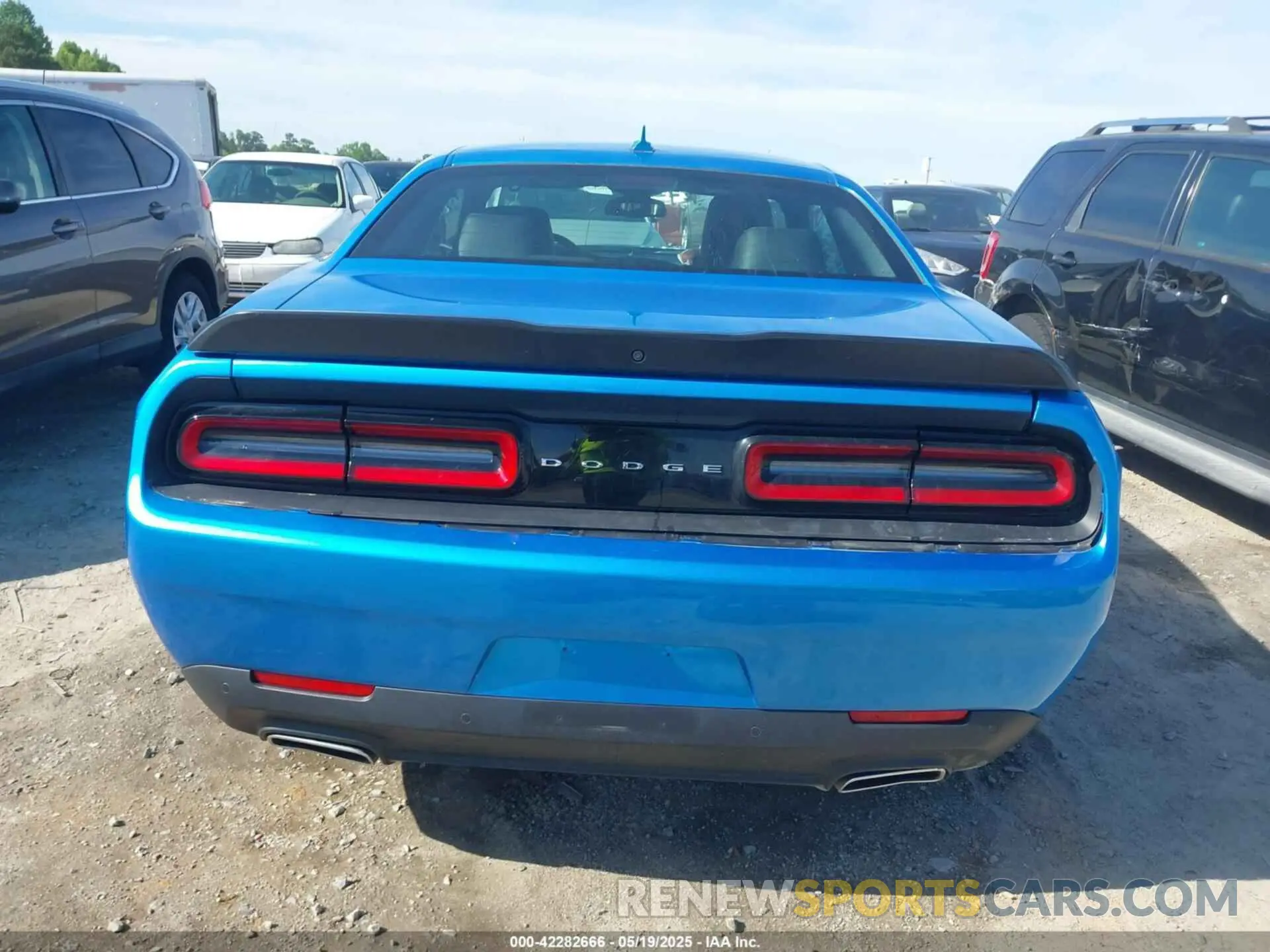 17 Photograph of a damaged car 2C3CDZJG4PH680335 DODGE CHALLENGER 2023