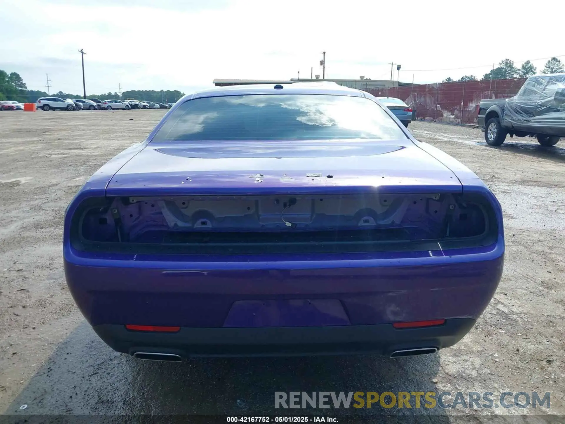 17 Photograph of a damaged car 2C3CDZJG5PH629801 DODGE CHALLENGER 2023