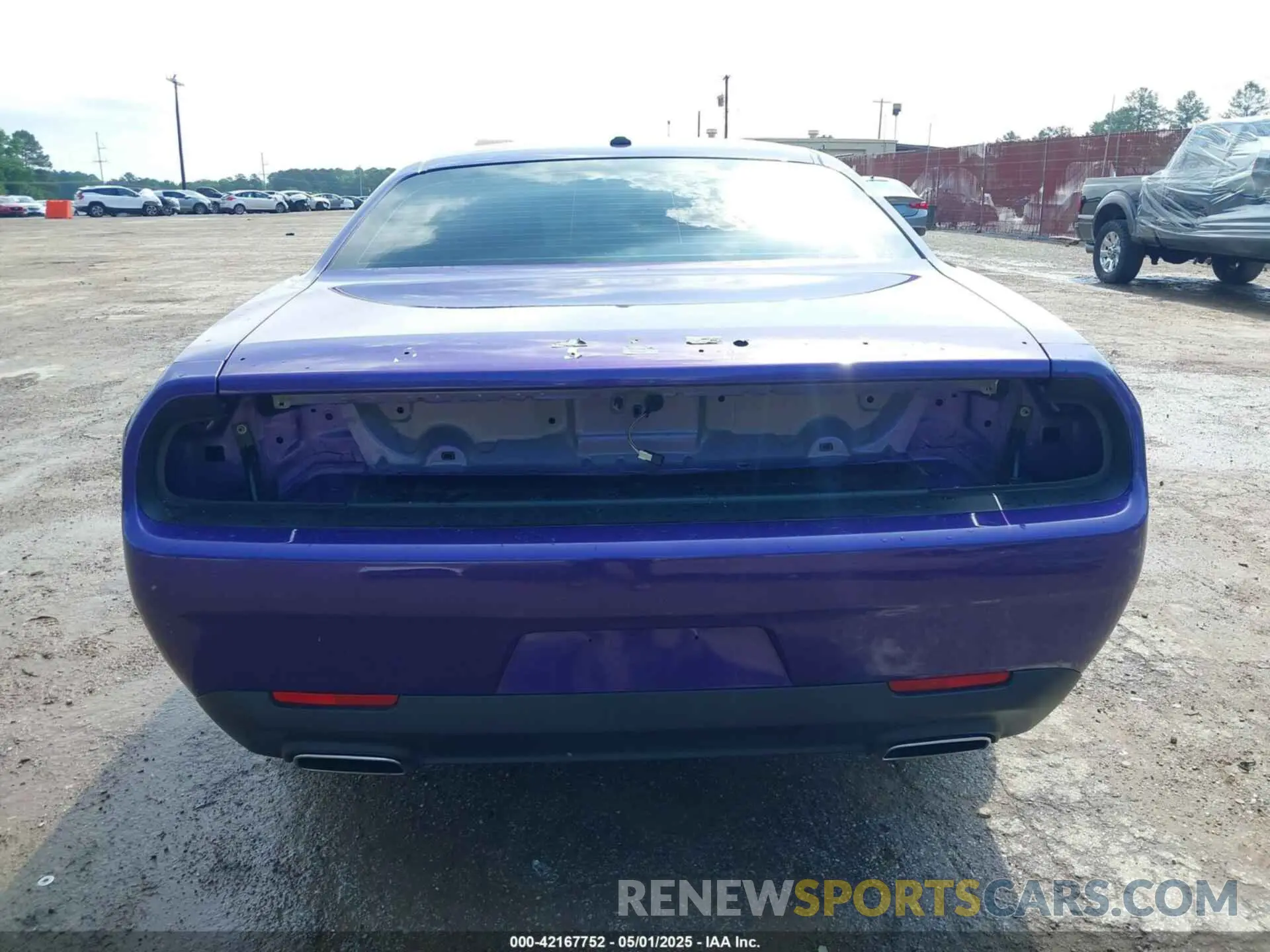 19 Photograph of a damaged car 2C3CDZJG5PH629801 DODGE CHALLENGER 2023
