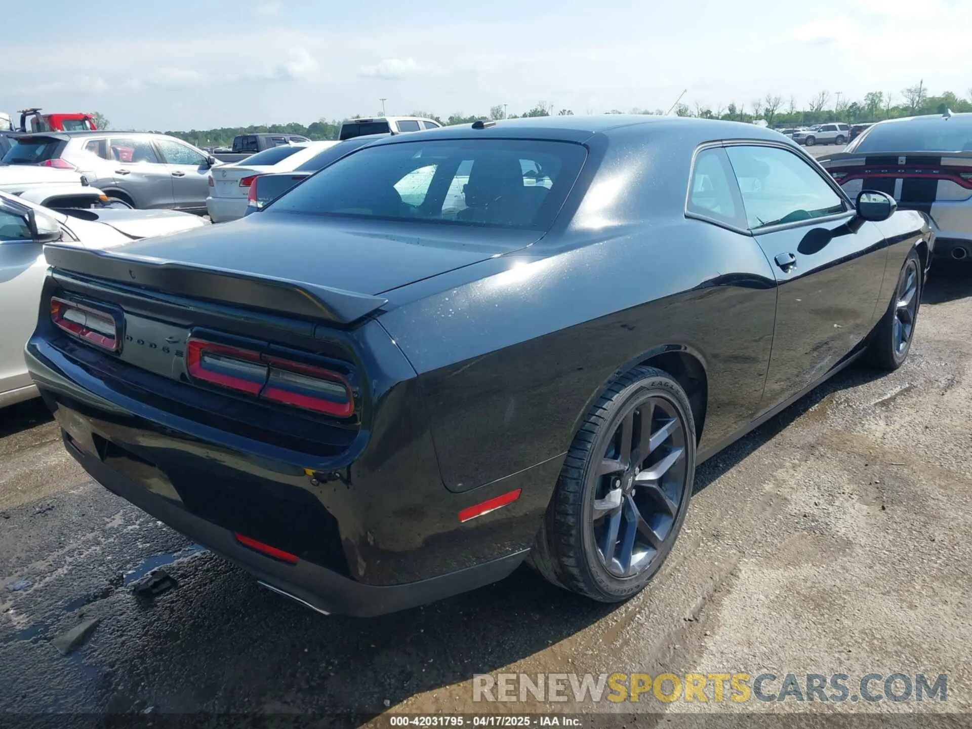 4 Фотография поврежденного автомобиля 2C3CDZJG5PH695796 DODGE CHALLENGER 2023